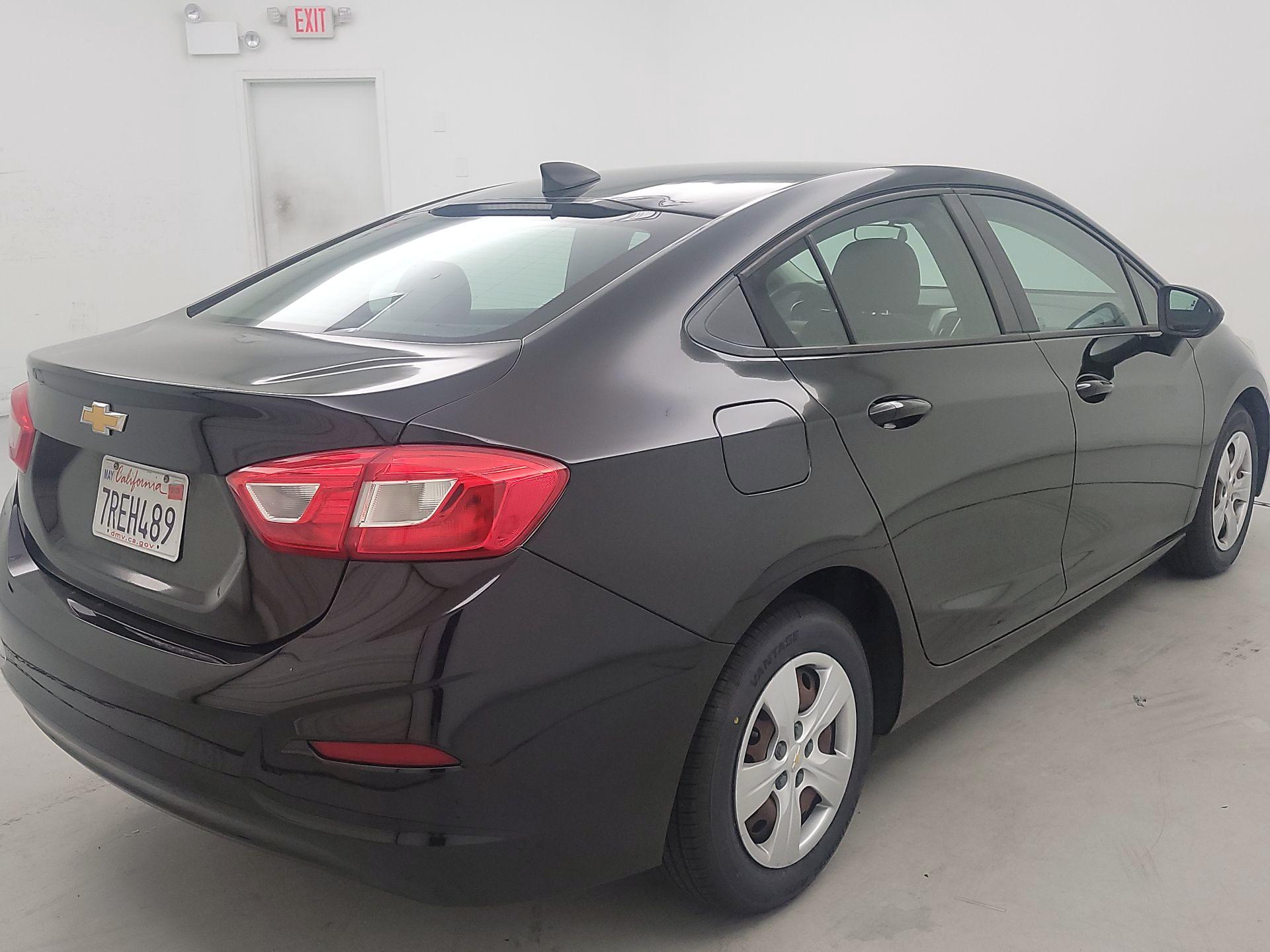 Thumbnail: 2016 Chevrolet Cruze - 5