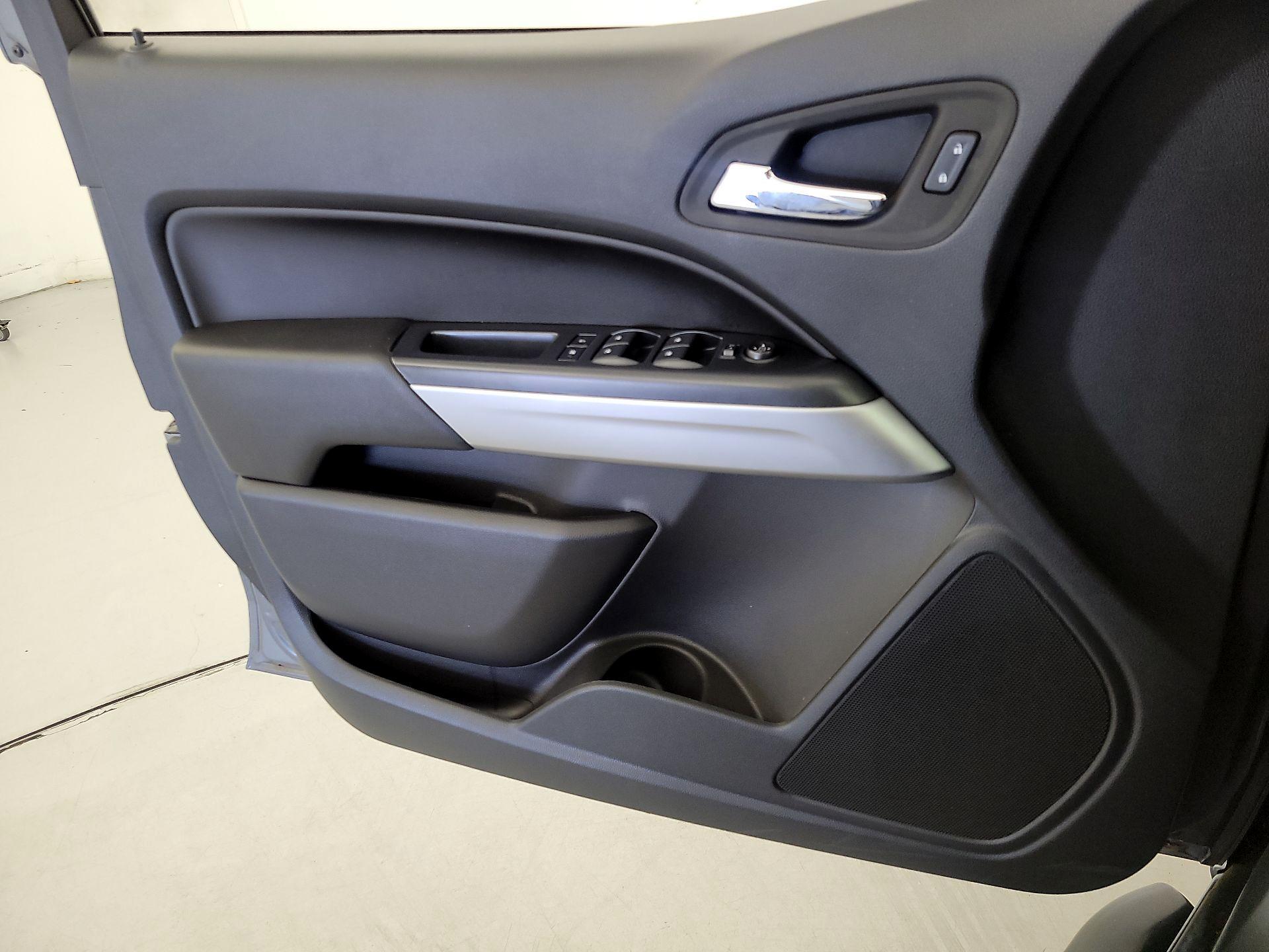 Thumbnail: 2022 Chevrolet Colorado - 12
