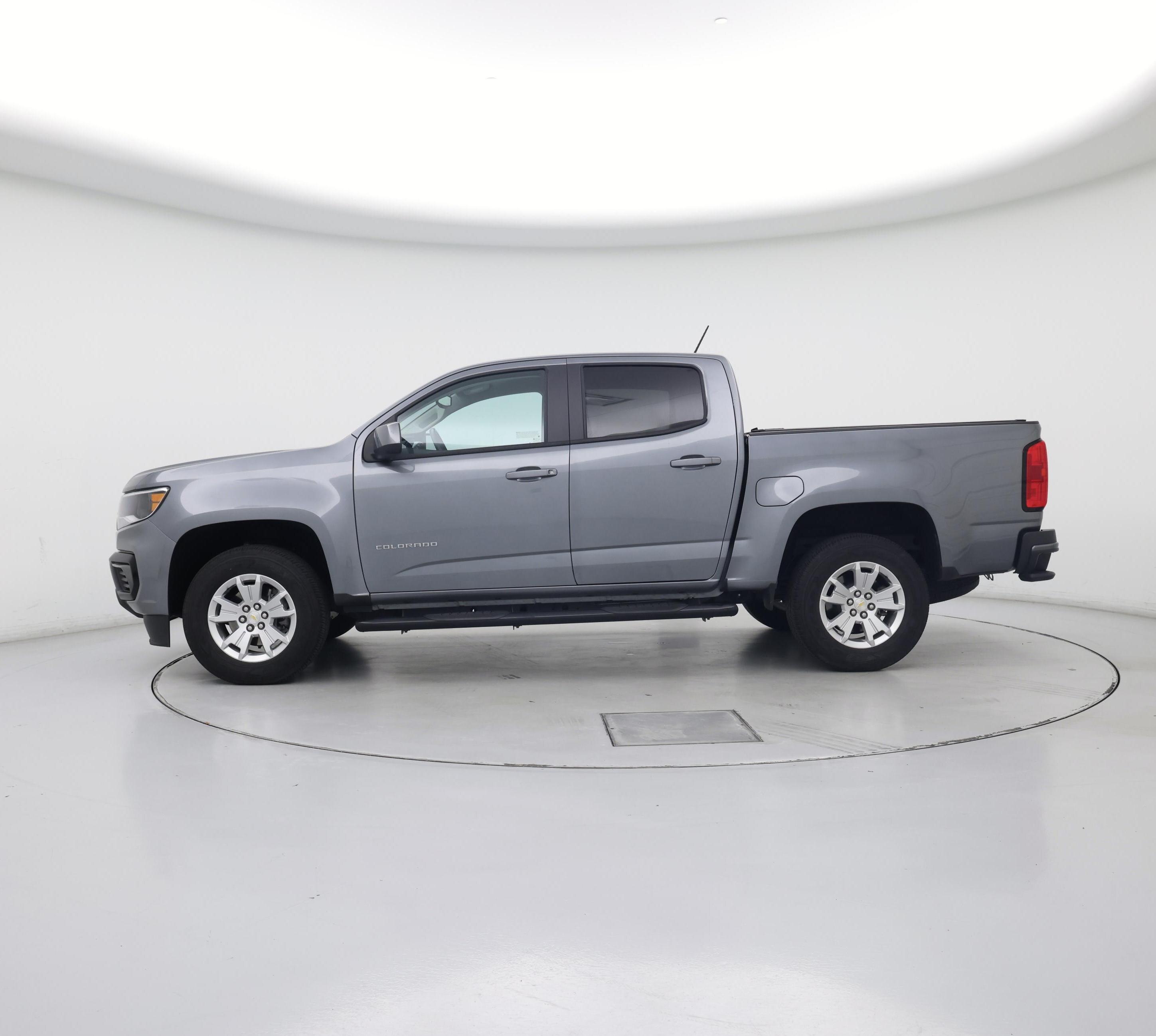 Thumbnail: 2022 Chevrolet Colorado - 3