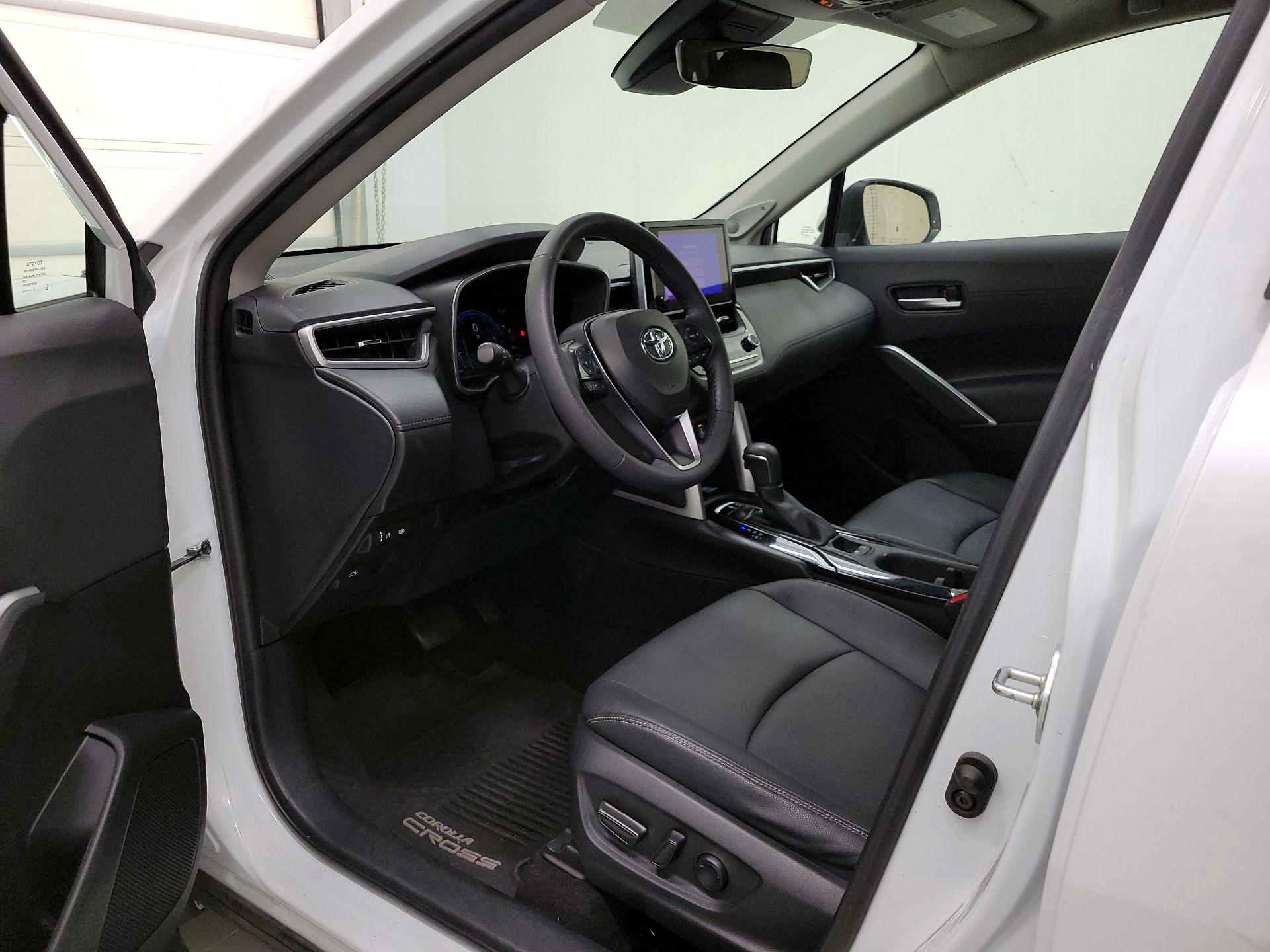 Thumbnail: 2023 Toyota Corolla Cross - 11