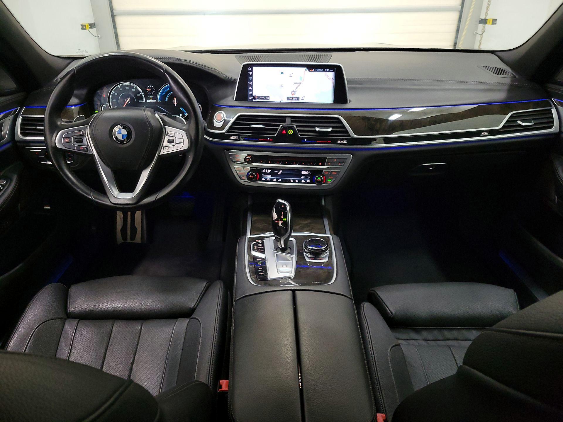 Thumbnail: 2017 BMW 7 Series - 9