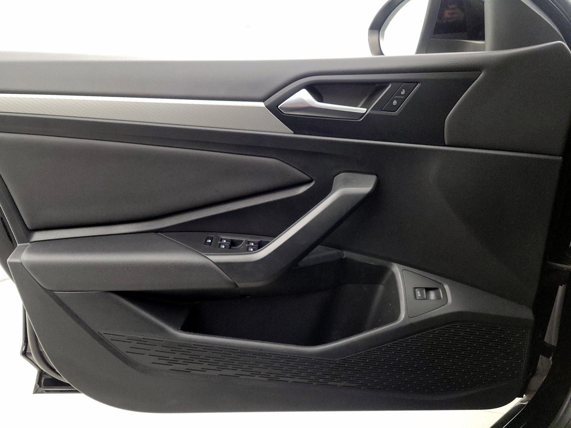 Thumbnail: 2019 Volkswagen Jetta - 12