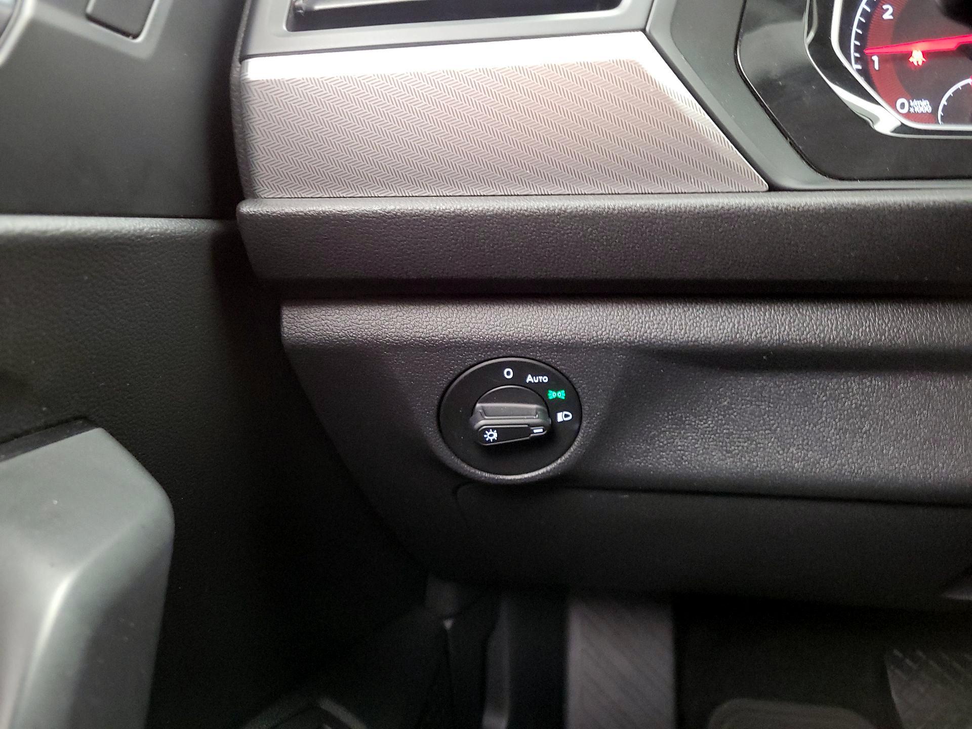 Thumbnail: 2019 Volkswagen Jetta - 13