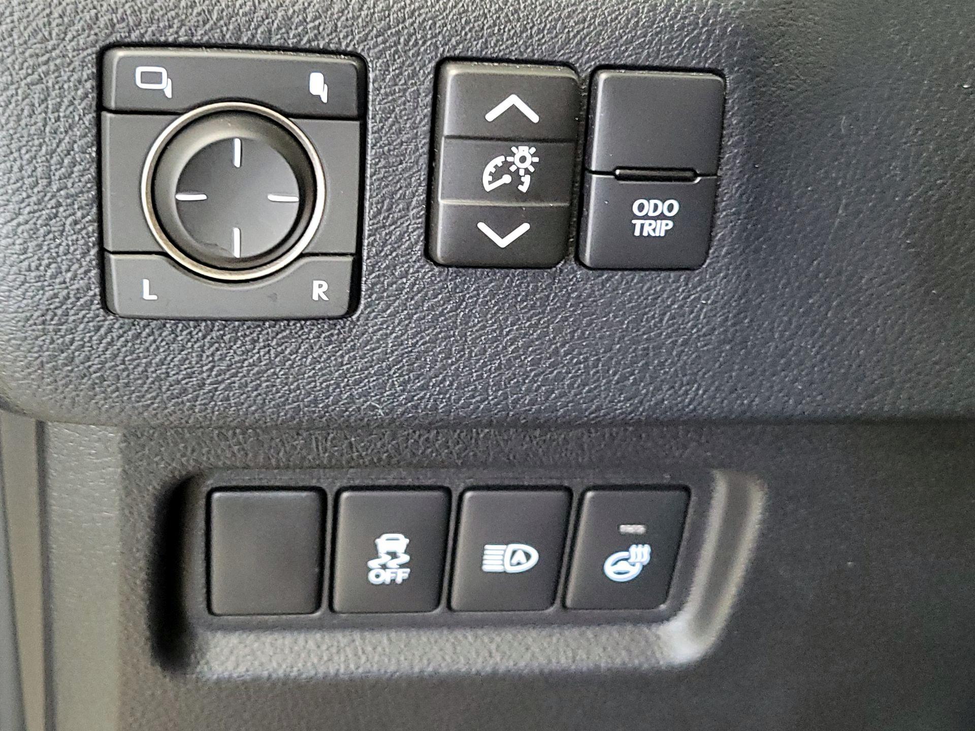 Thumbnail: 2023 Lexus GX - 13