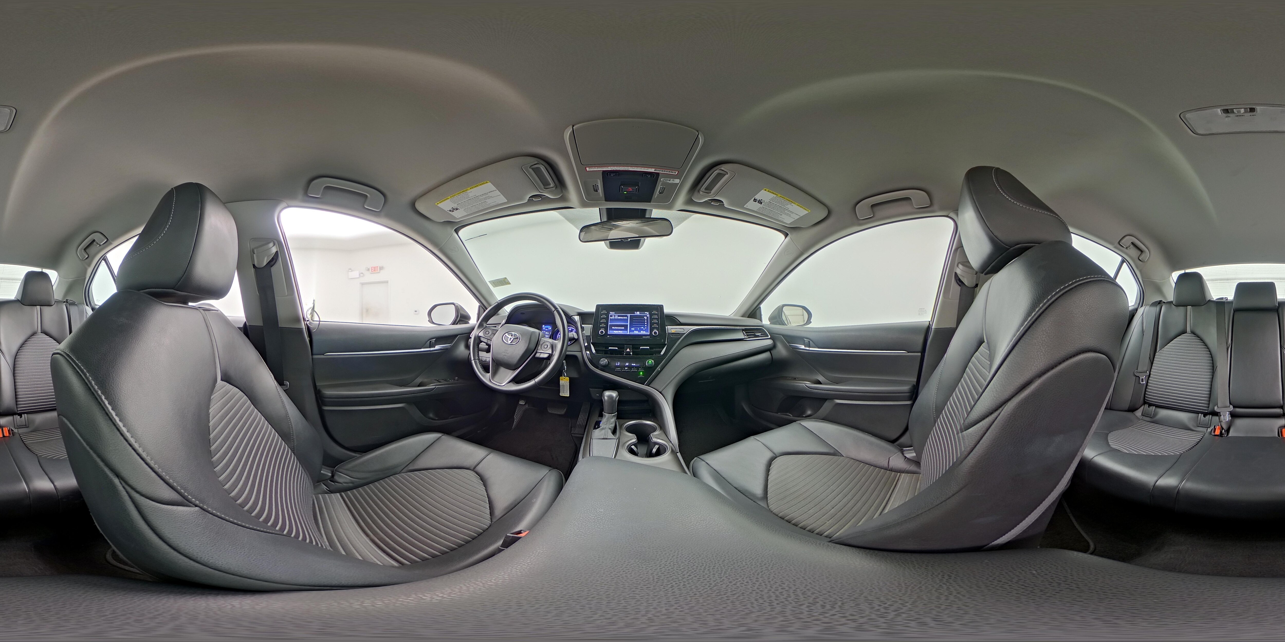 2021 Toyota Camry SE - Photo 24