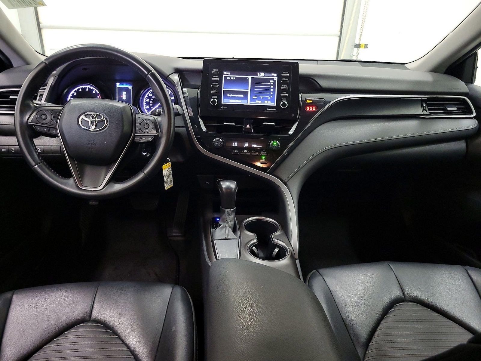 2021 Toyota Camry SE - Photo 10