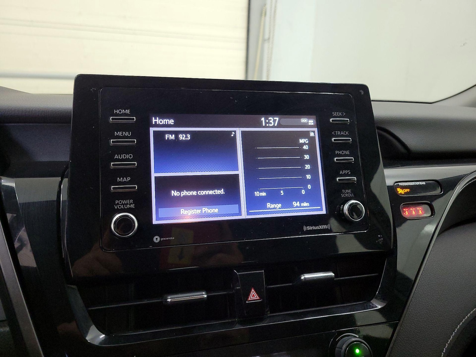2021 Toyota Camry SE - Photo 16