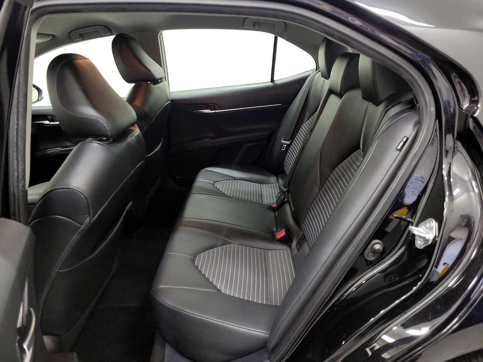 2021 Toyota Camry SE - Photo 20
