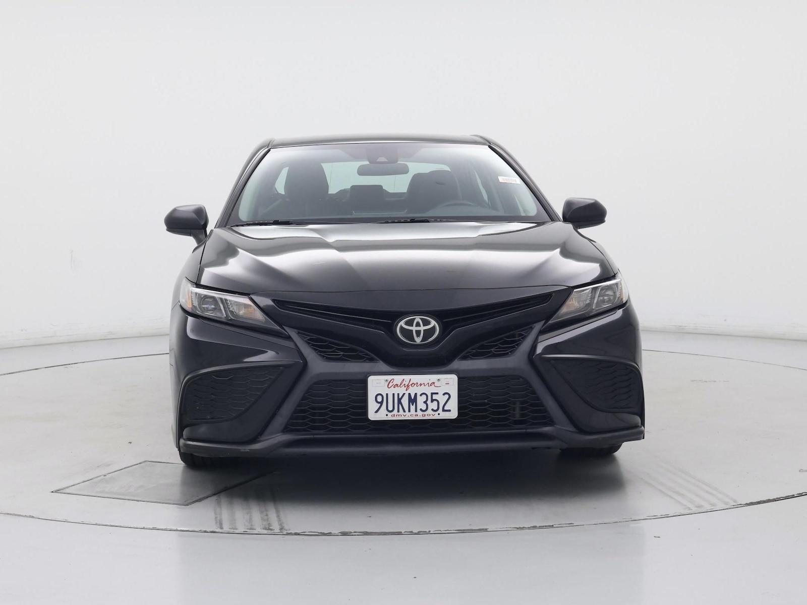 2021 Toyota Camry SE - Photo 6