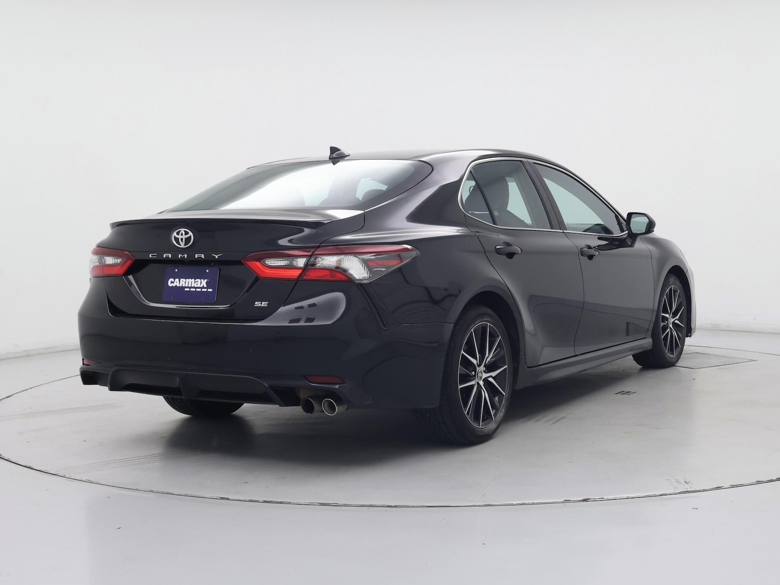 2021 Toyota Camry SE - Photo 9