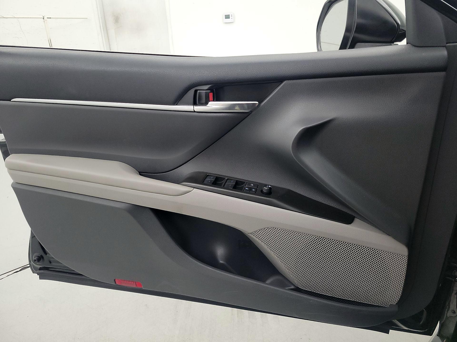 Thumbnail: 2021 Toyota Camry - 12