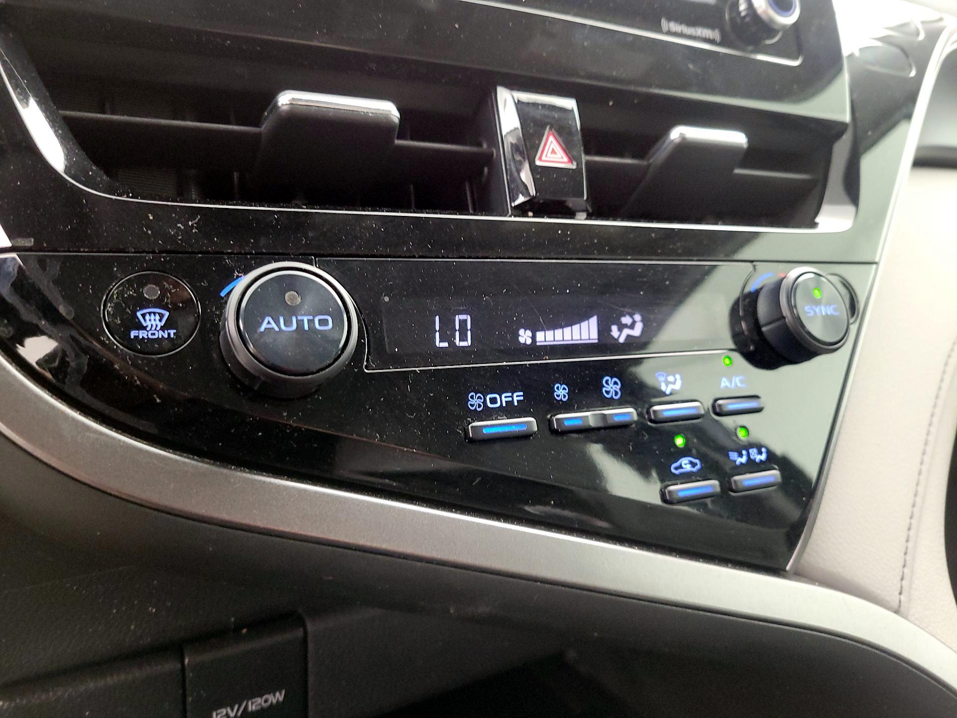 Thumbnail: 2021 Toyota Camry - 16