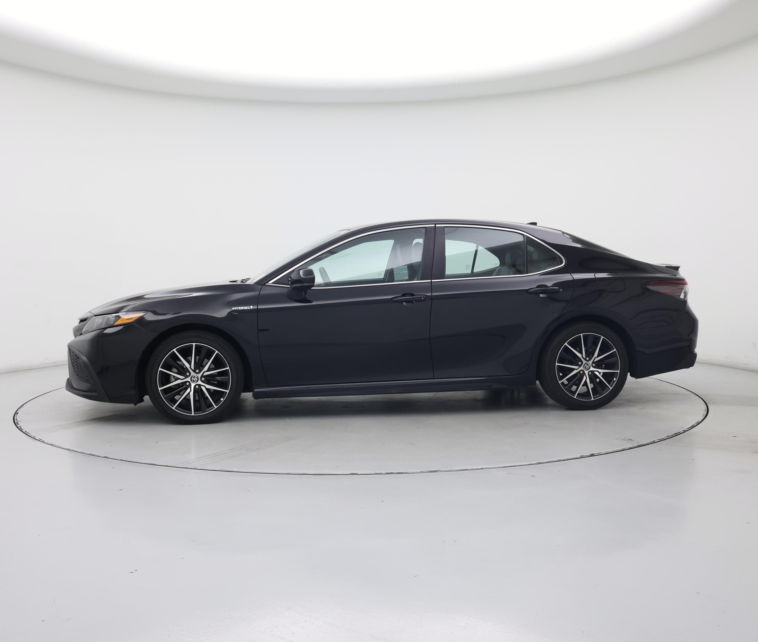 Thumbnail: 2021 Toyota Camry - 3