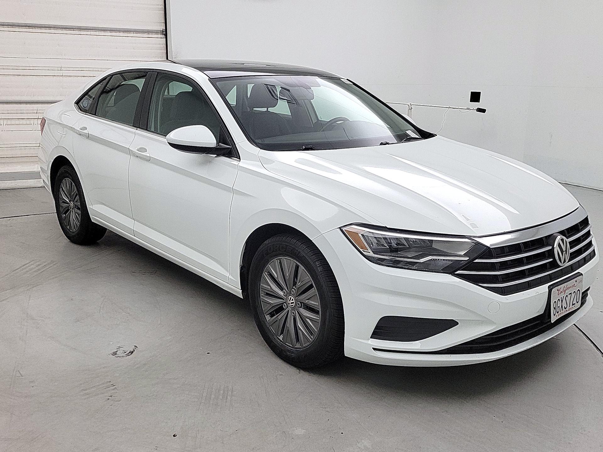 Thumbnail: 2019 Volkswagen Jetta - 1