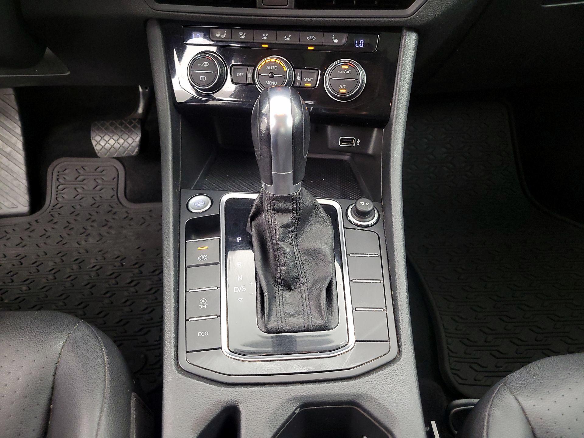 Thumbnail: 2019 Volkswagen Jetta - 15