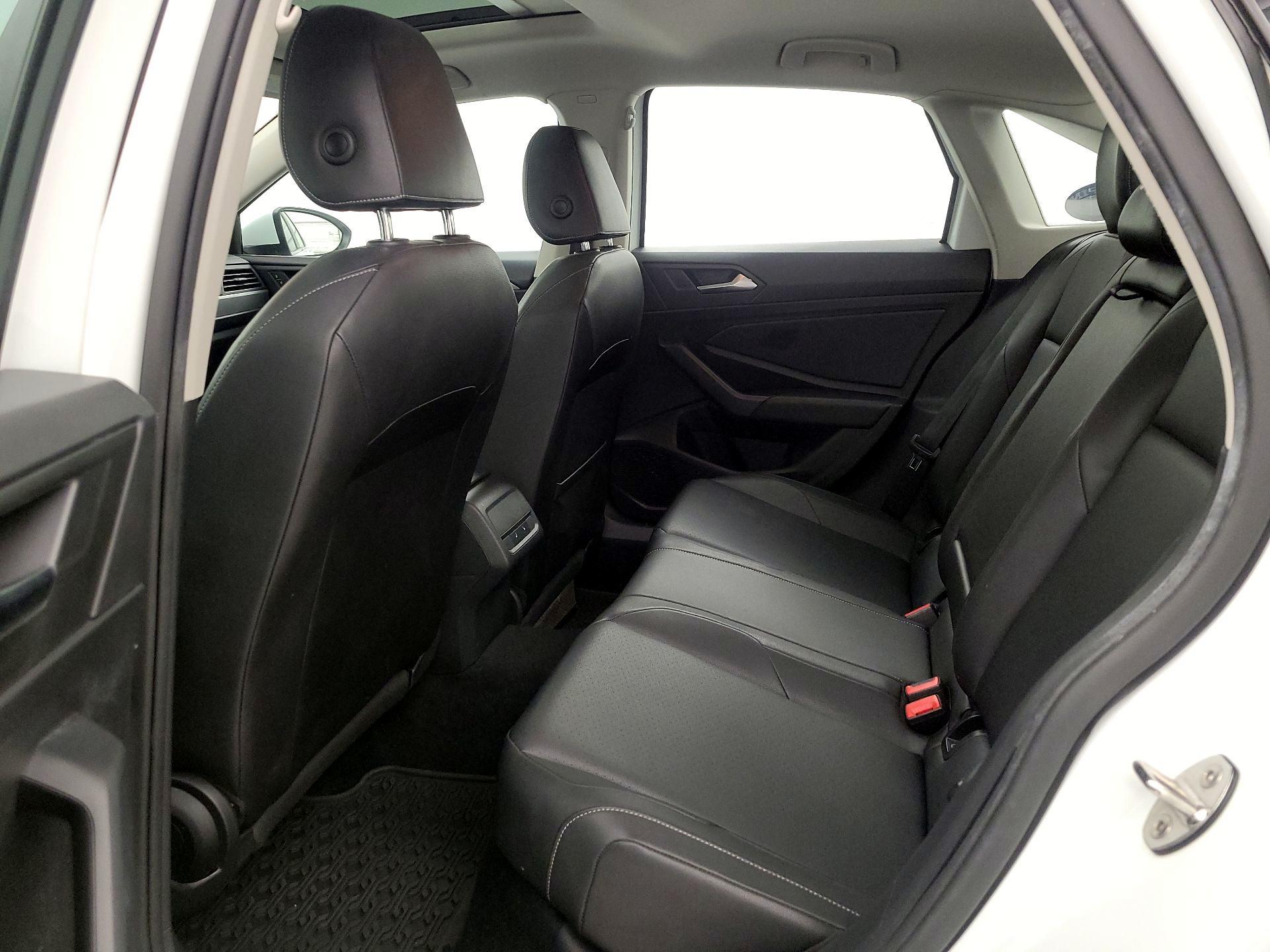 Thumbnail: 2019 Volkswagen Jetta - 18