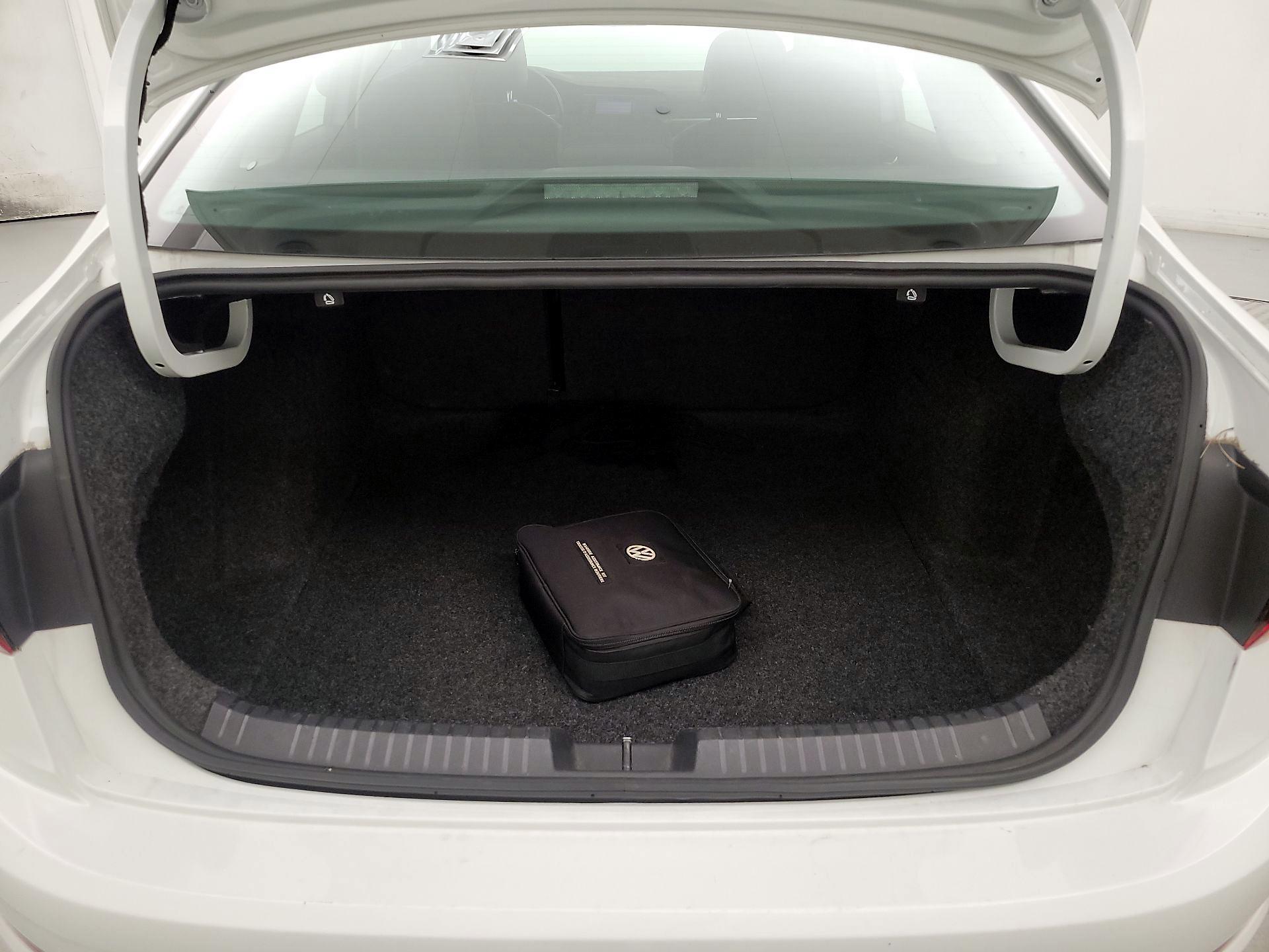 Thumbnail: 2019 Volkswagen Jetta - 19