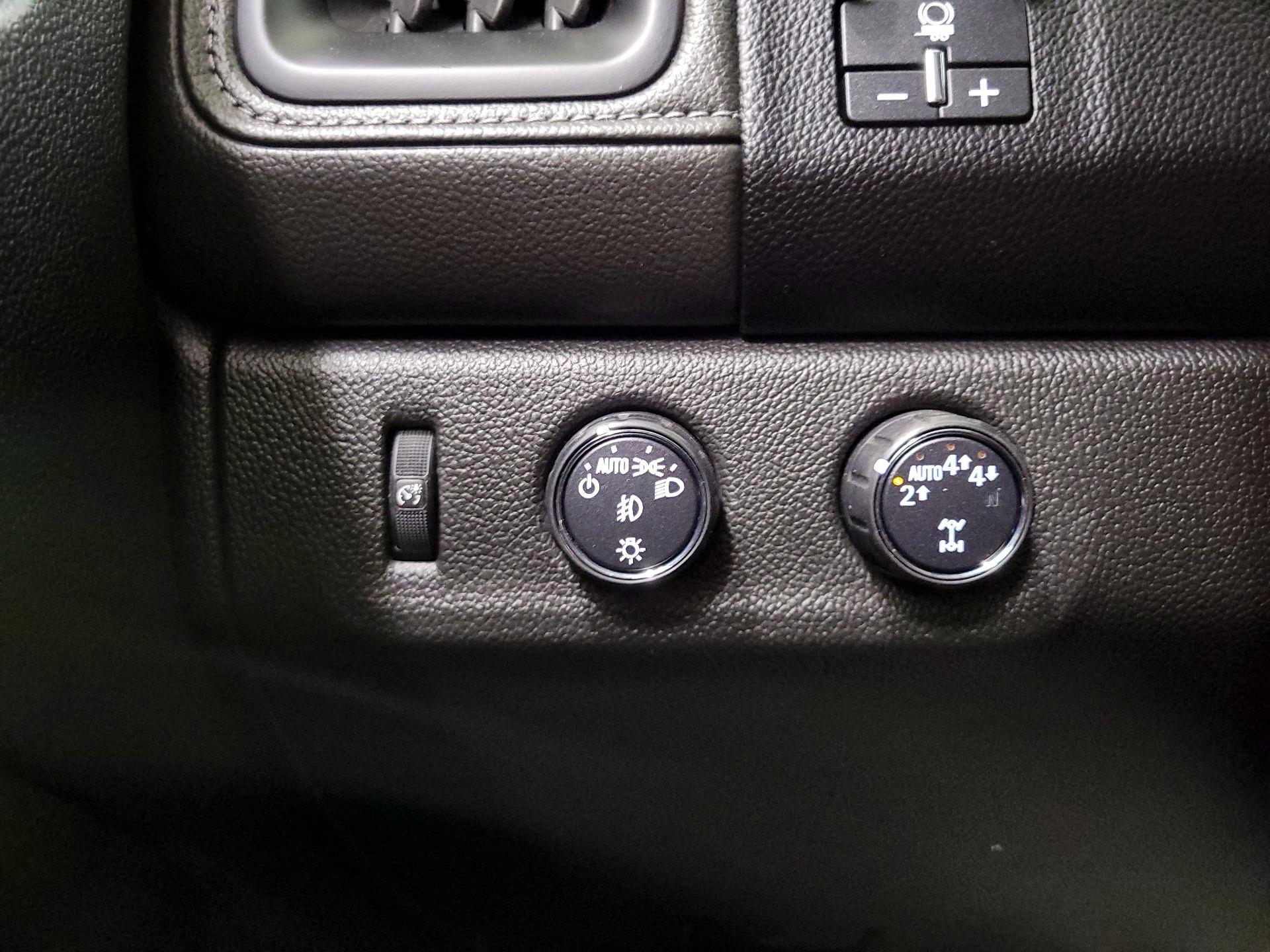 Thumbnail: 2018 GMC Canyon - 13