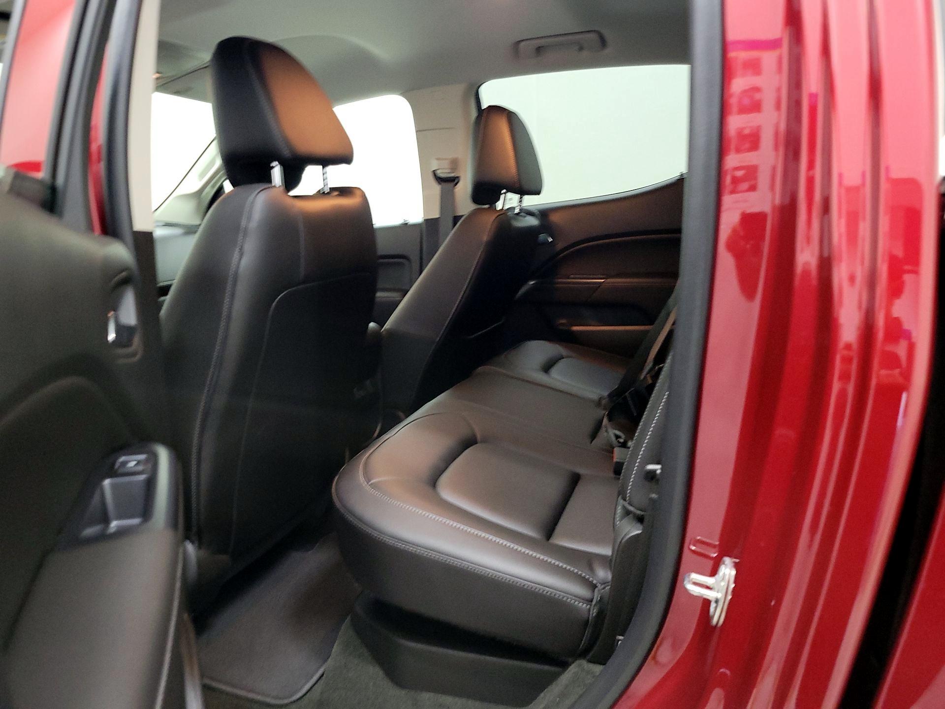 Thumbnail: 2018 GMC Canyon - 19