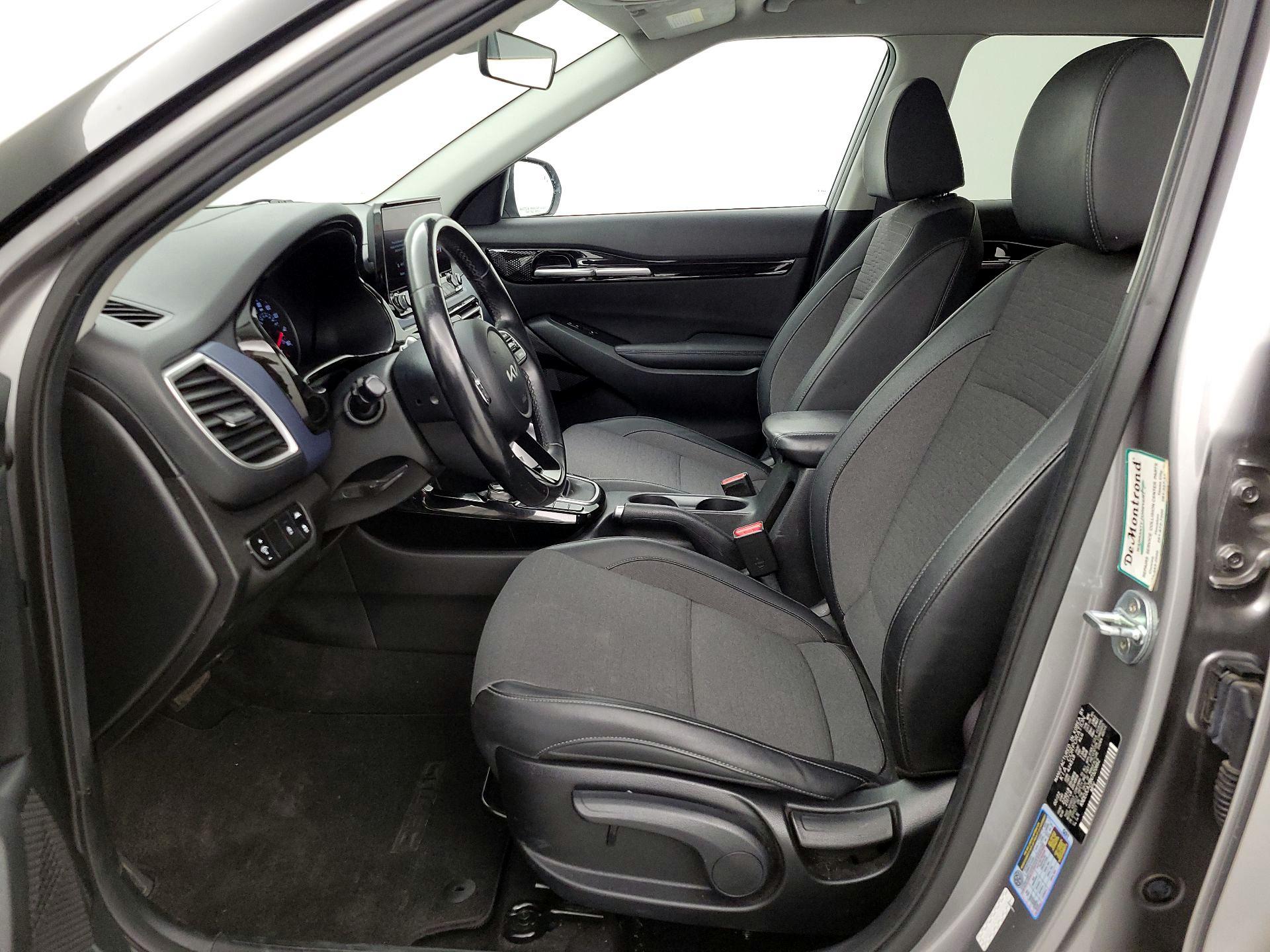 Thumbnail: 2022 Kia Seltos - 11