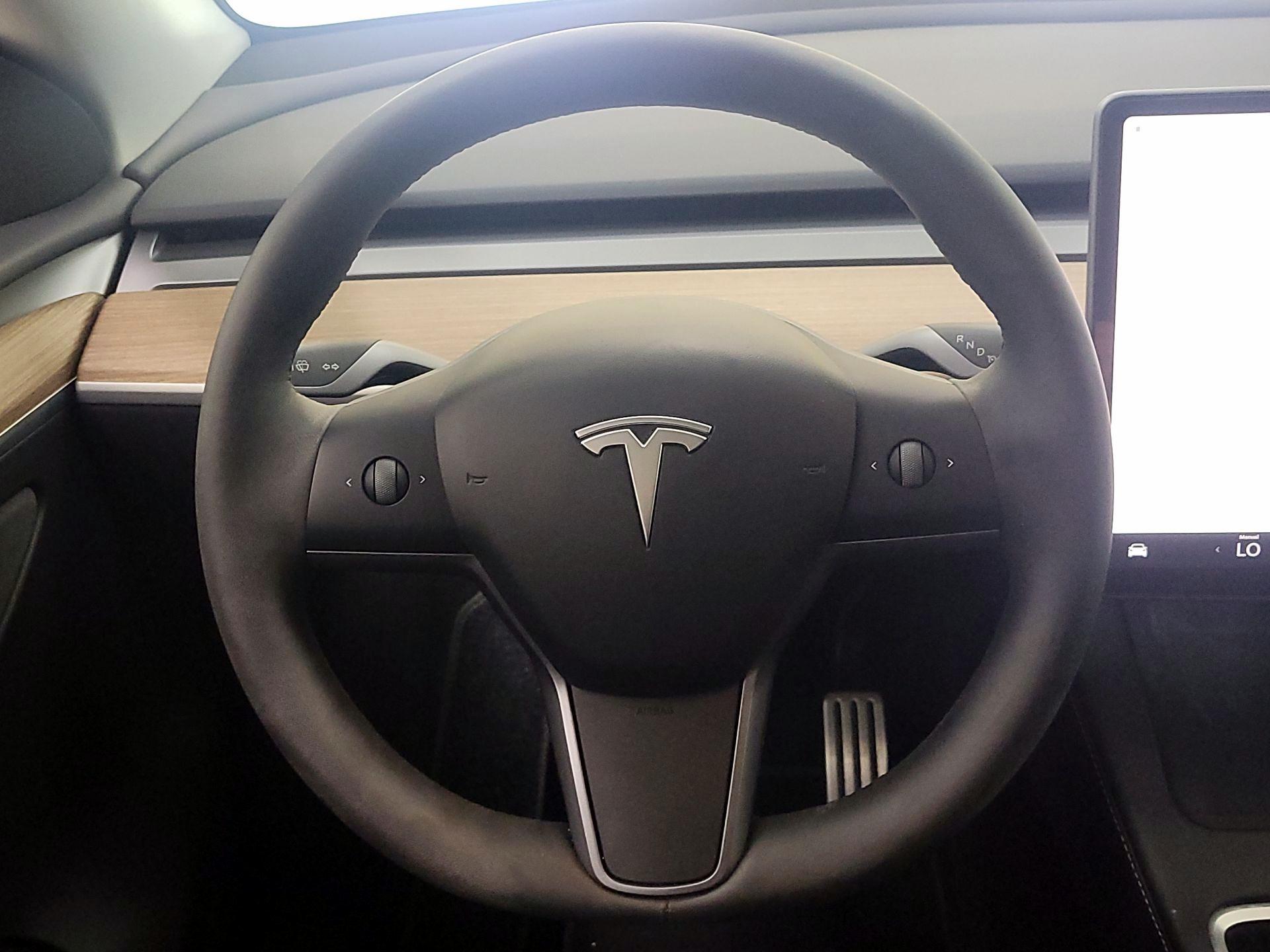 Thumbnail: 2023 Tesla Model Y - 10