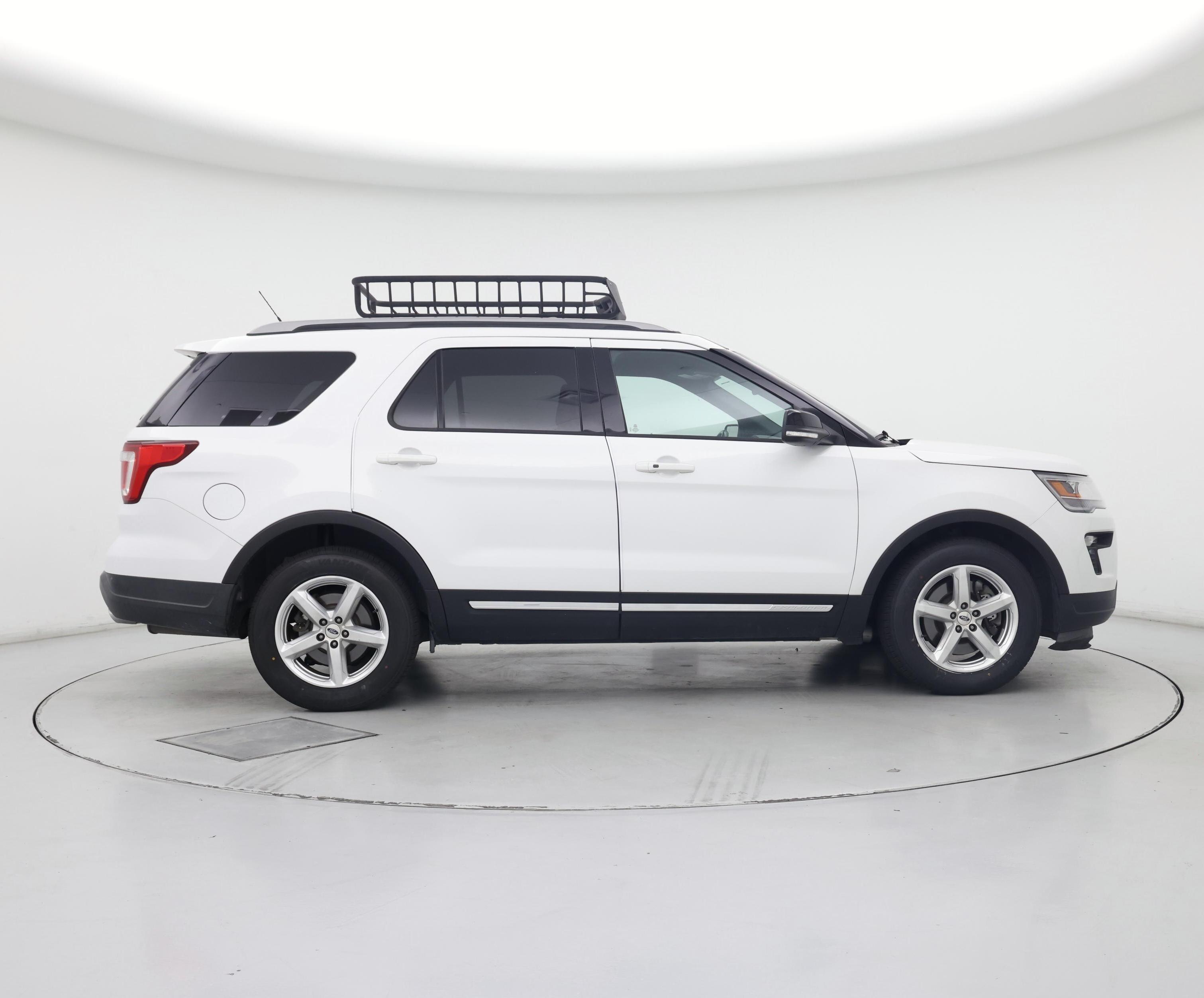 Thumbnail: 2018 Ford Explorer - 7