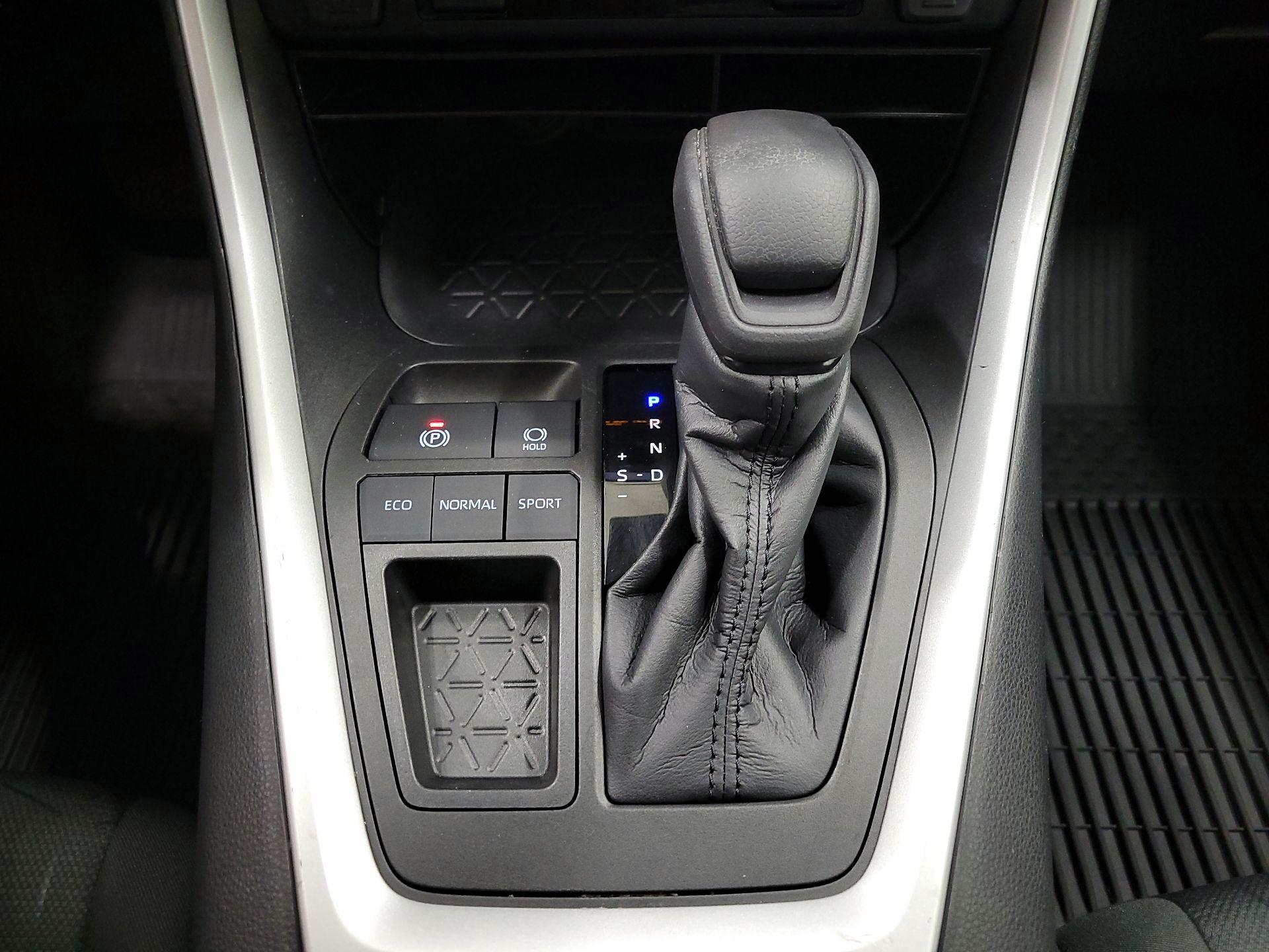 Thumbnail: 2023 Toyota RAV4 - 15