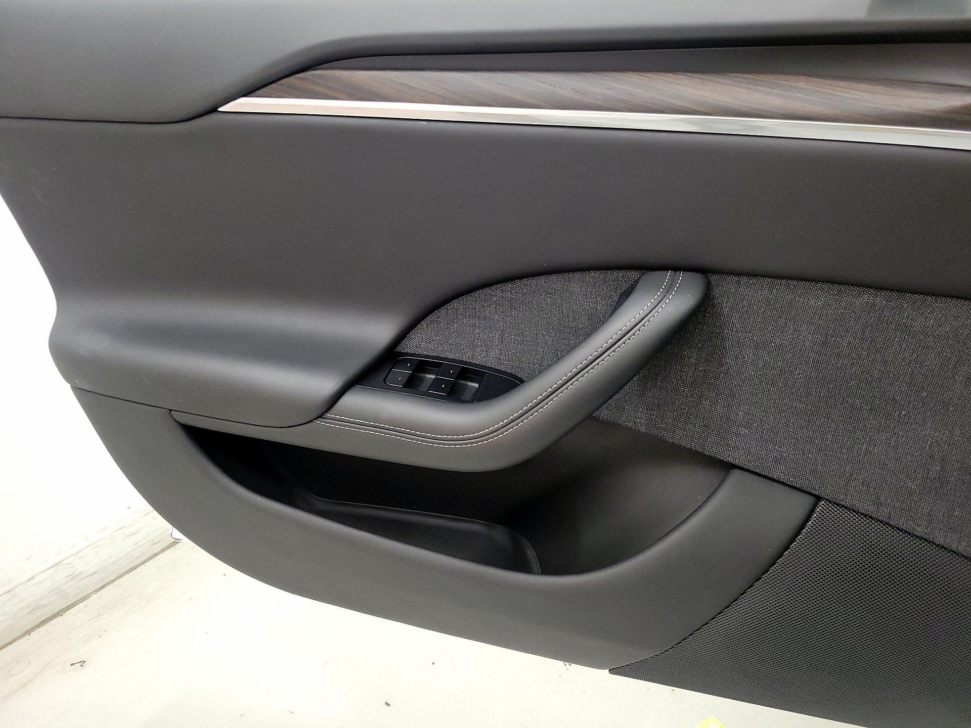 Thumbnail: 2022 Tesla Model S - 12