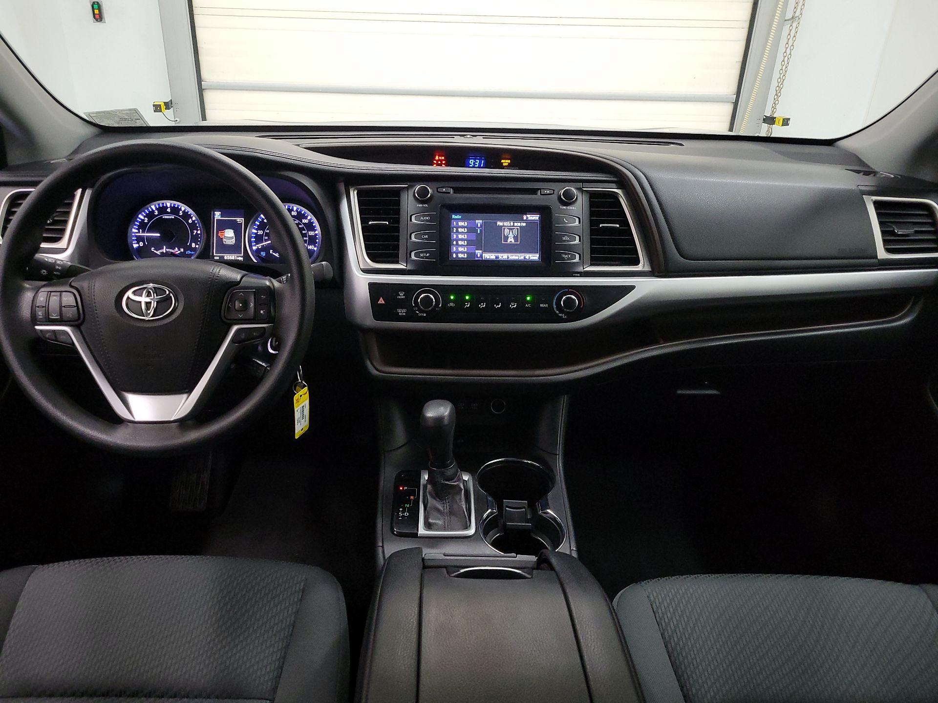 Thumbnail: 2019 Toyota Highlander - 9