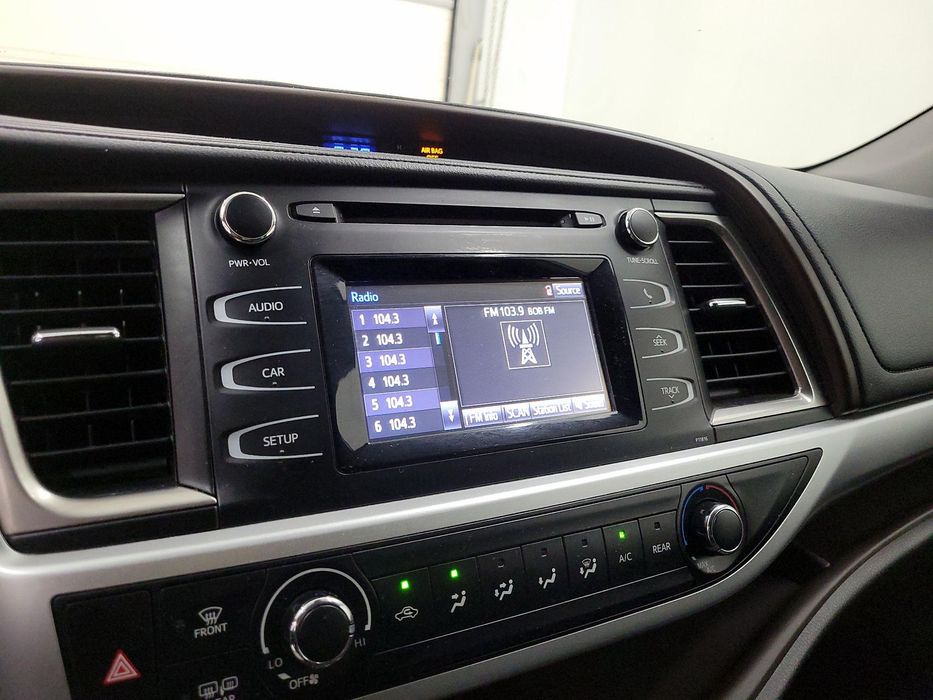 Thumbnail: 2019 Toyota Highlander - 15