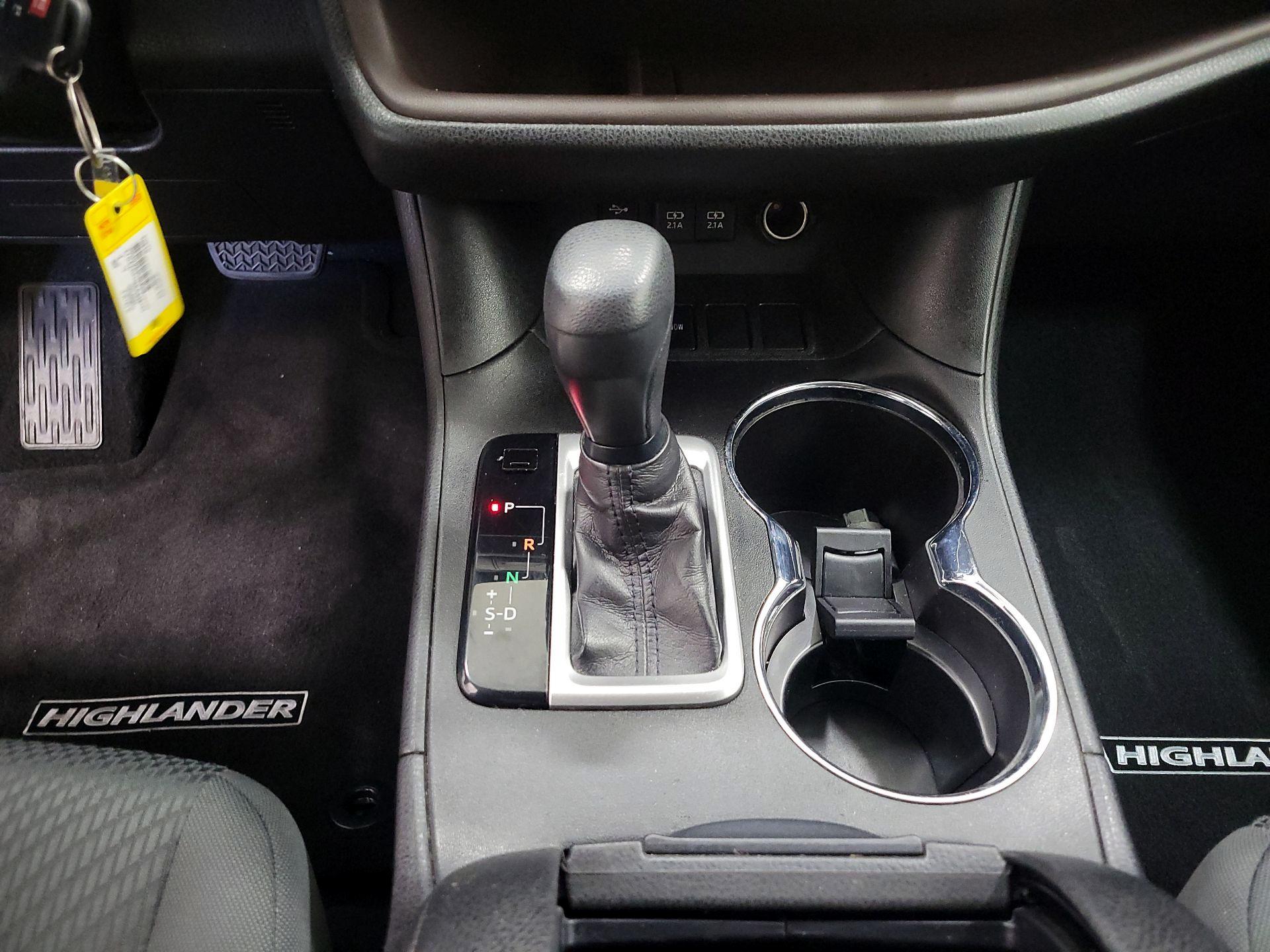 Thumbnail: 2019 Toyota Highlander - 17