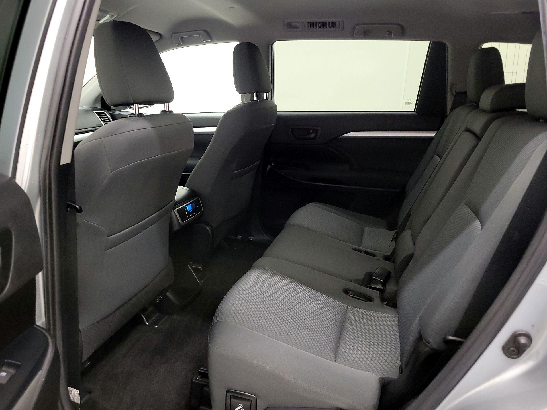 Thumbnail: 2019 Toyota Highlander - 19