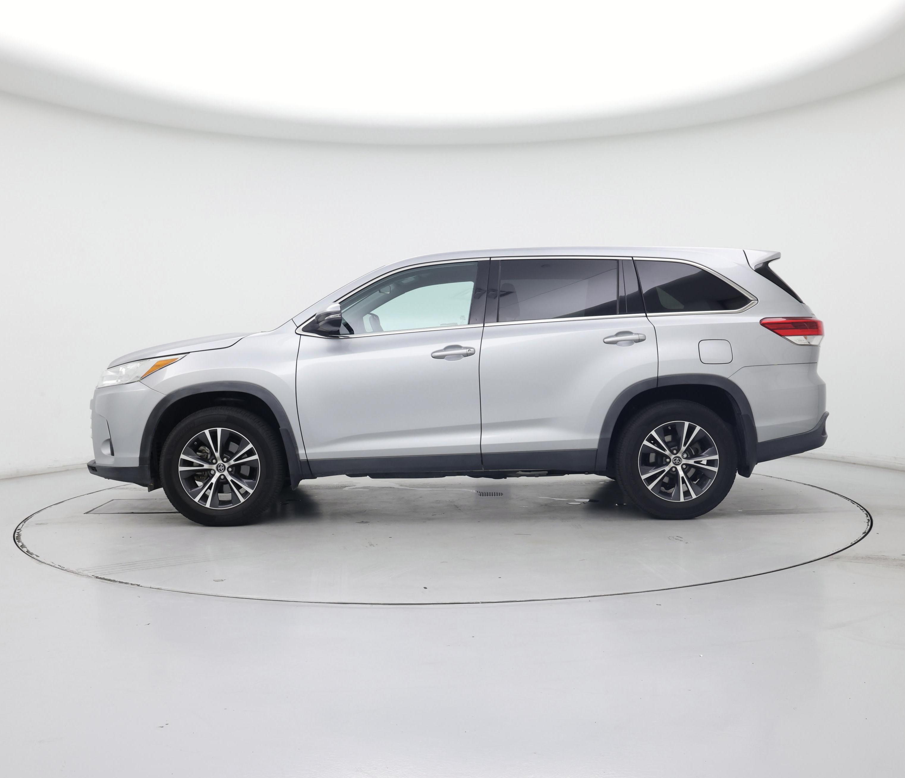 Thumbnail: 2019 Toyota Highlander - 3