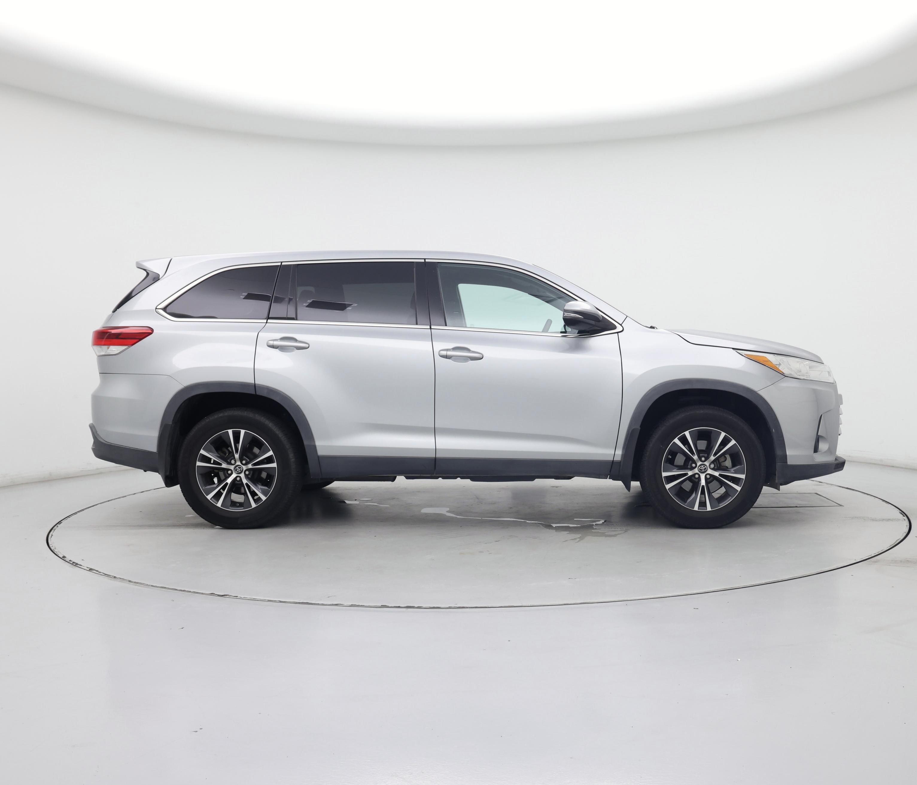 Thumbnail: 2019 Toyota Highlander - 7