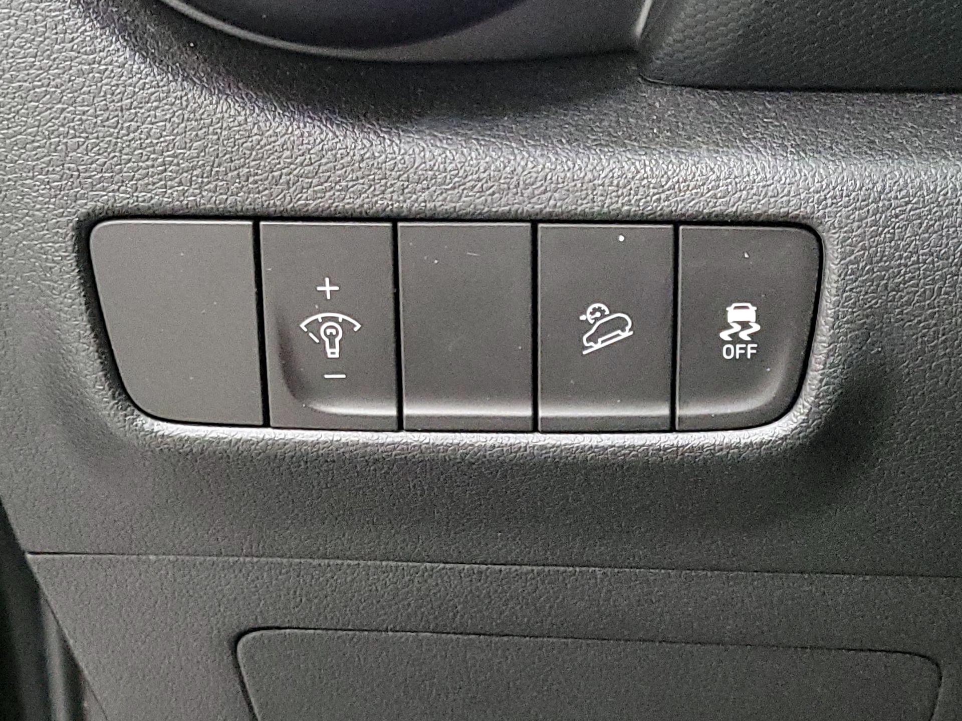 Thumbnail: 2022 Hyundai Kona - 13