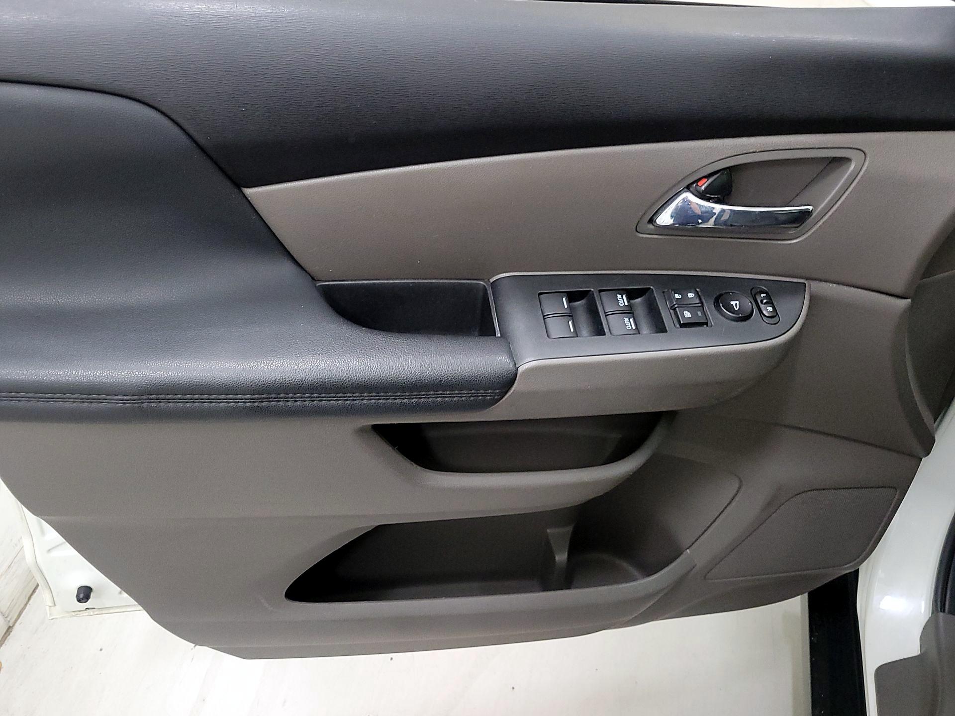 Thumbnail: 2016 Honda Odyssey - 12