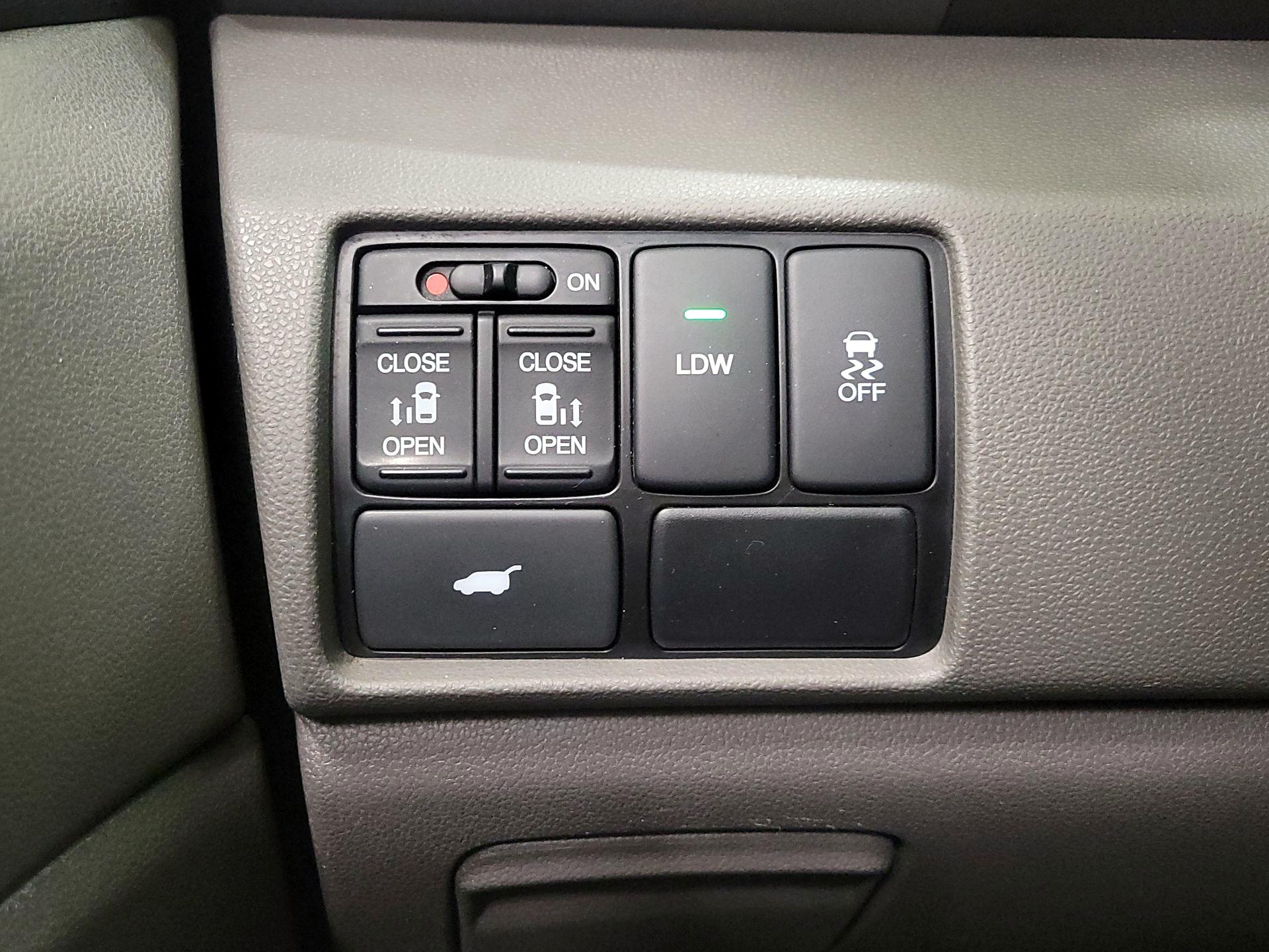 Thumbnail: 2016 Honda Odyssey - 13