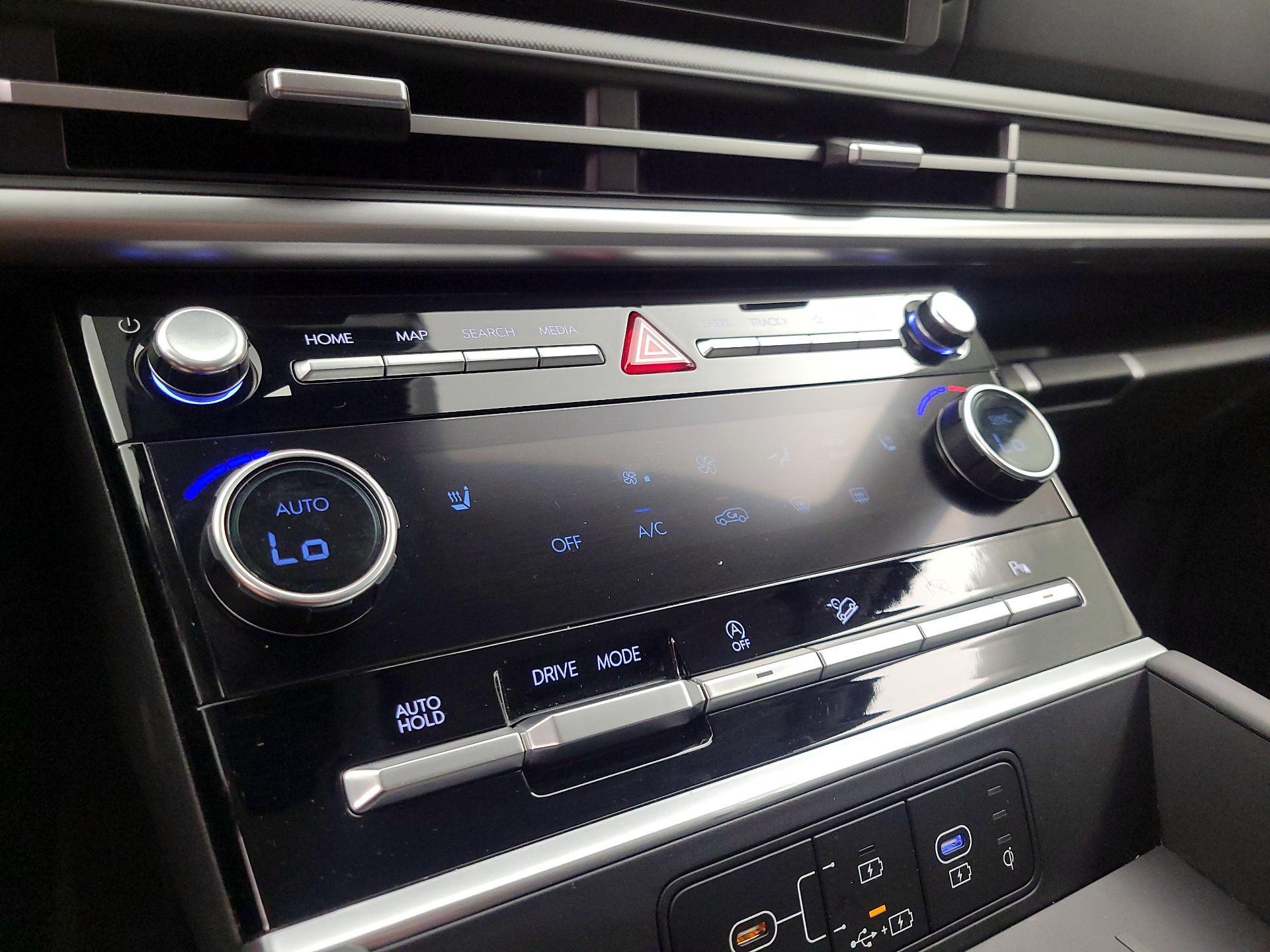 Thumbnail: 2025 Hyundai Santa Fe - 16