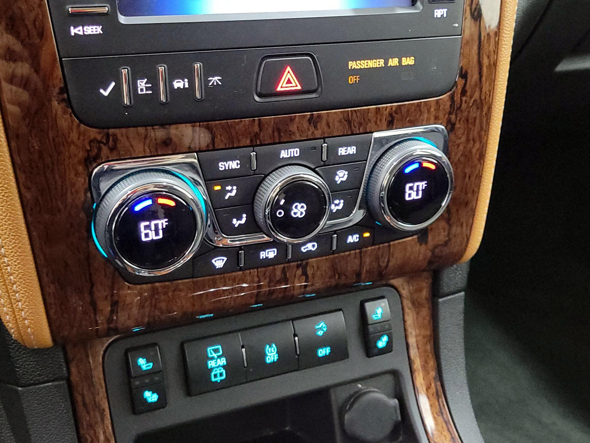 Thumbnail: 2014 Chevrolet Traverse - 16