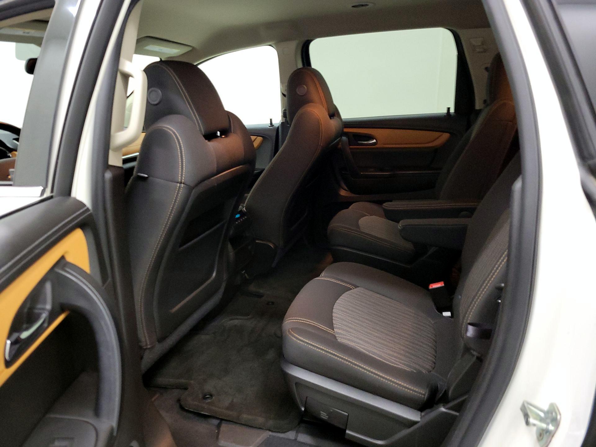 Thumbnail: 2014 Chevrolet Traverse - 19