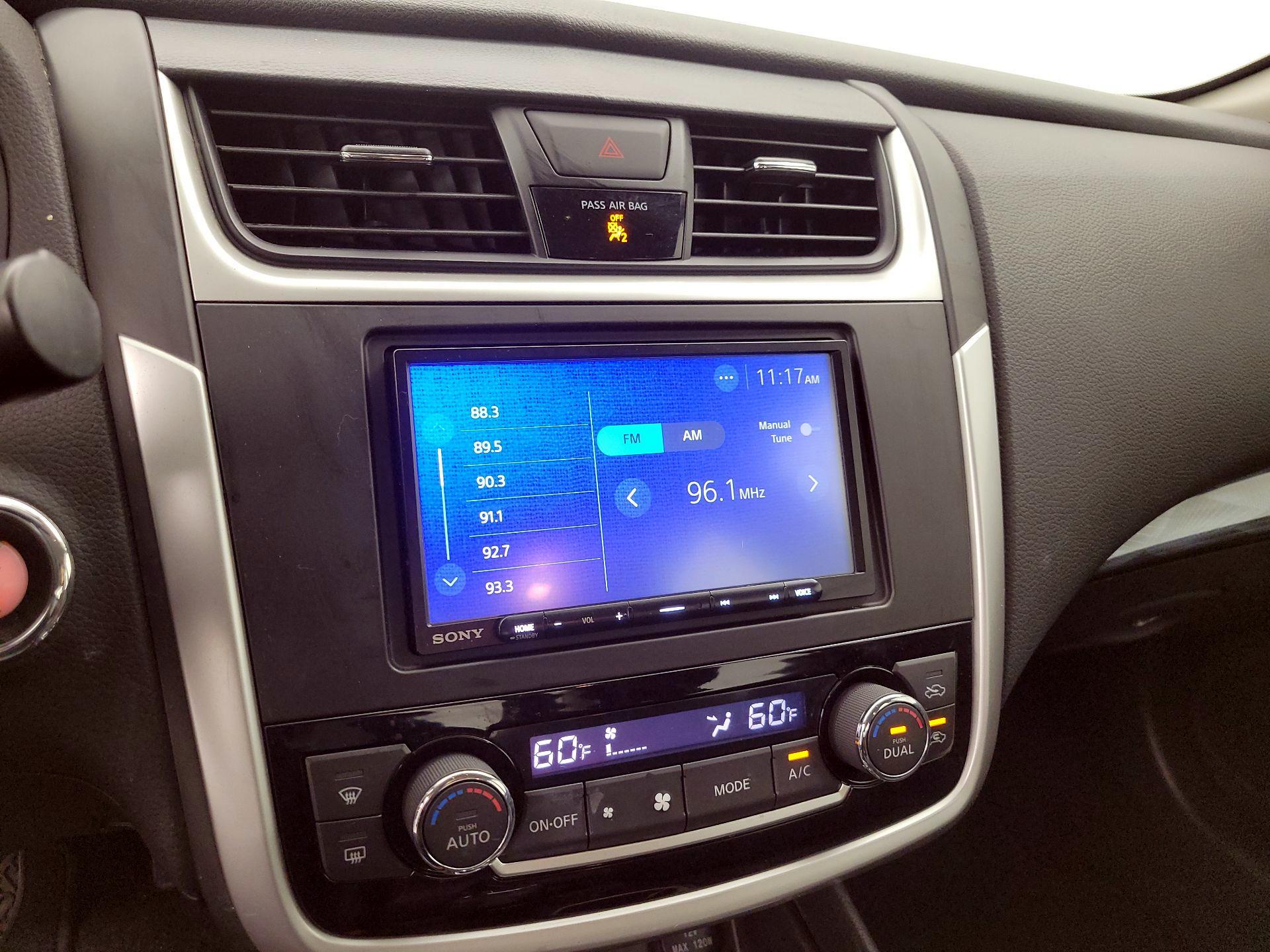 Thumbnail: 2018 Nissan Altima - 15