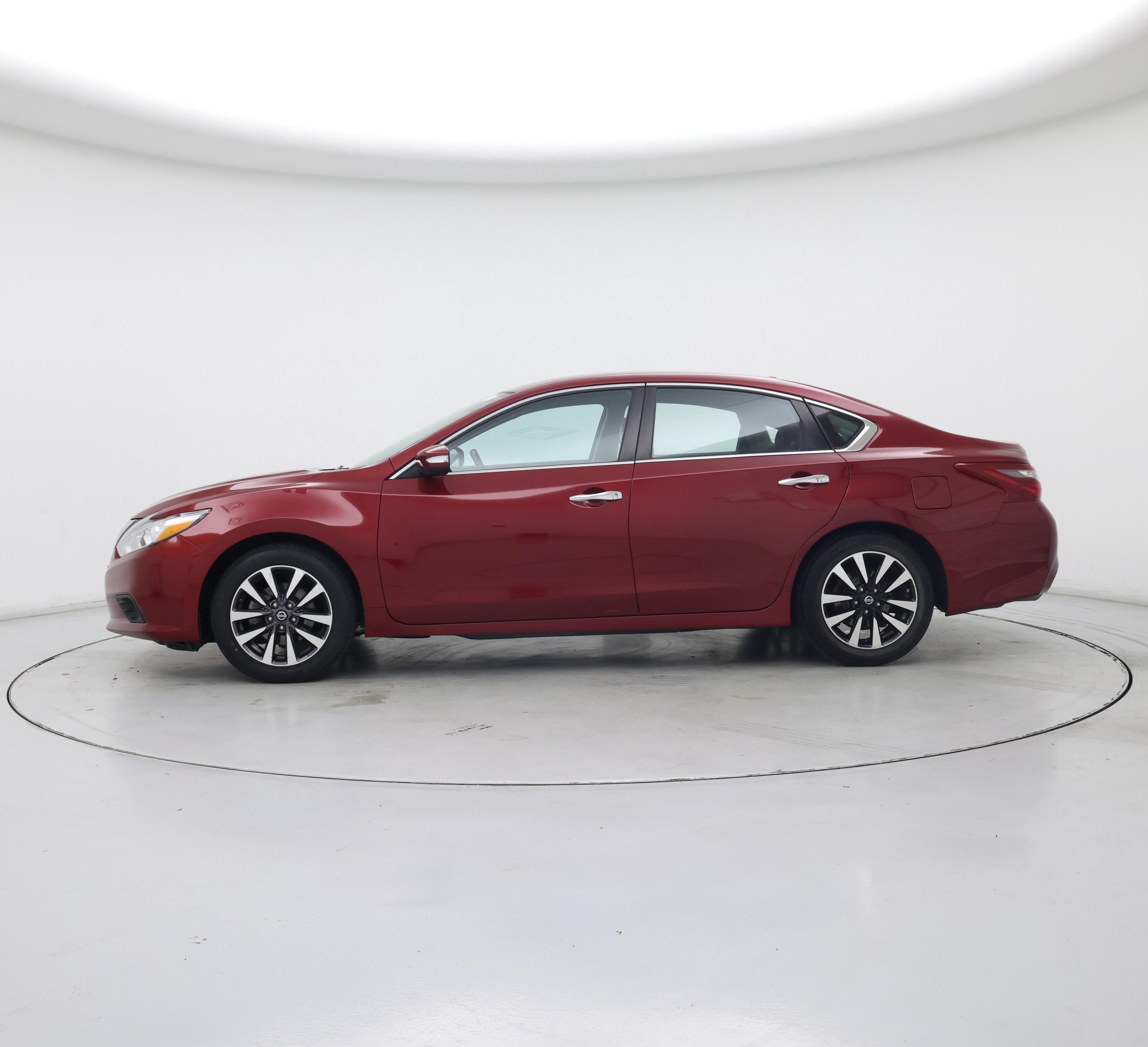 Thumbnail: 2018 Nissan Altima - 3