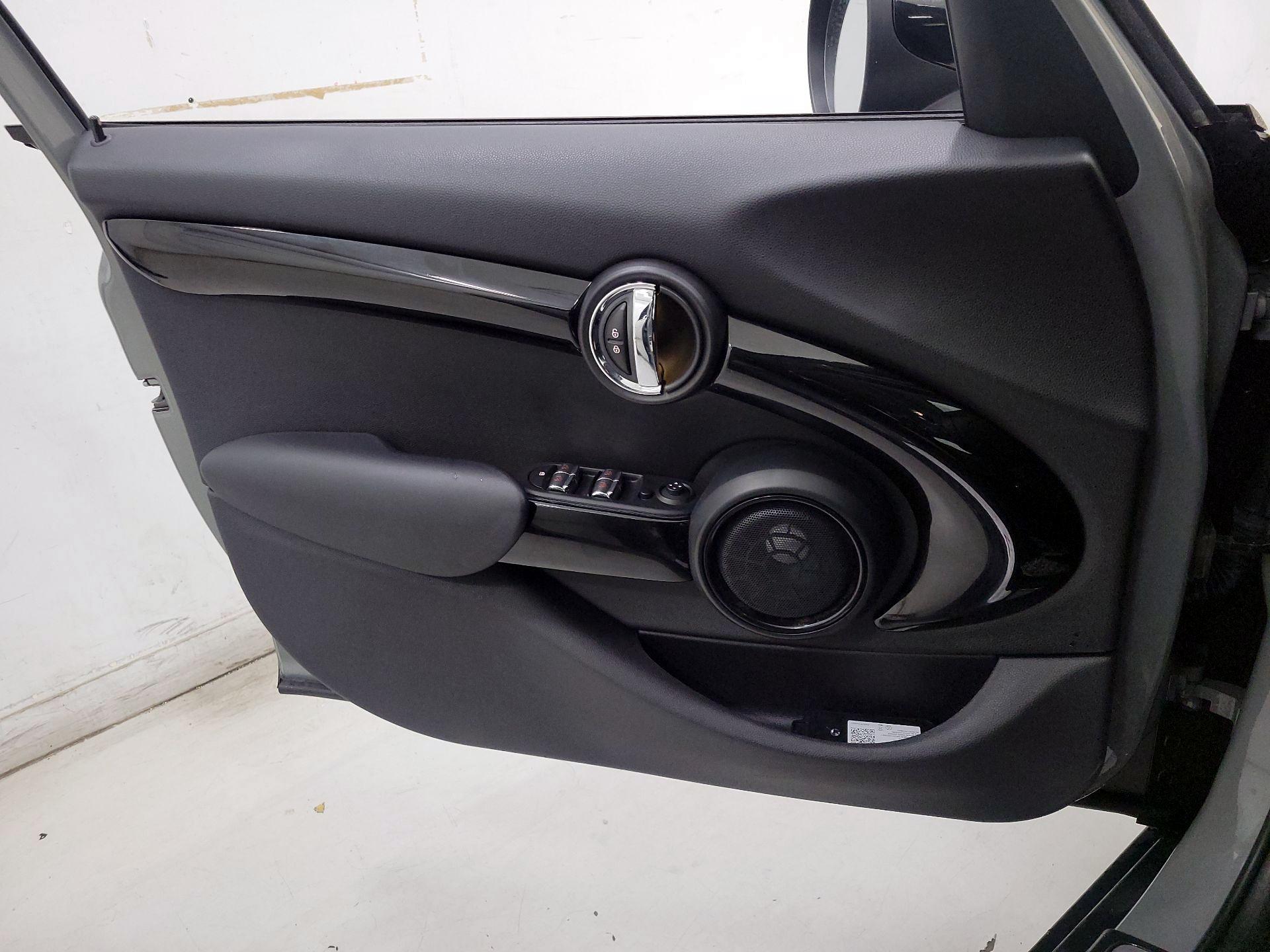 Thumbnail: 2018 MINI Cooper Hardtop - 12