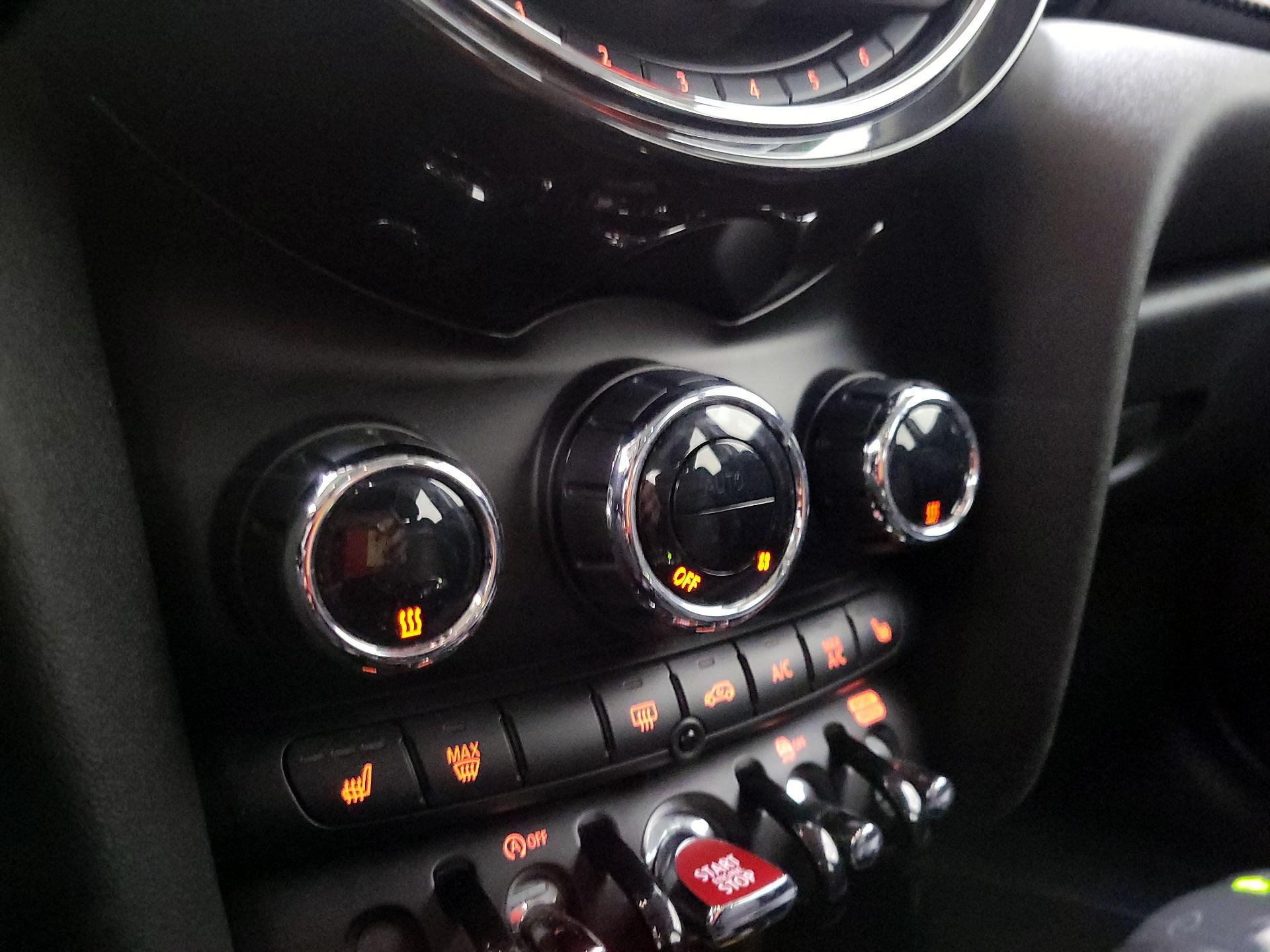 Thumbnail: 2018 MINI Cooper Hardtop - 16