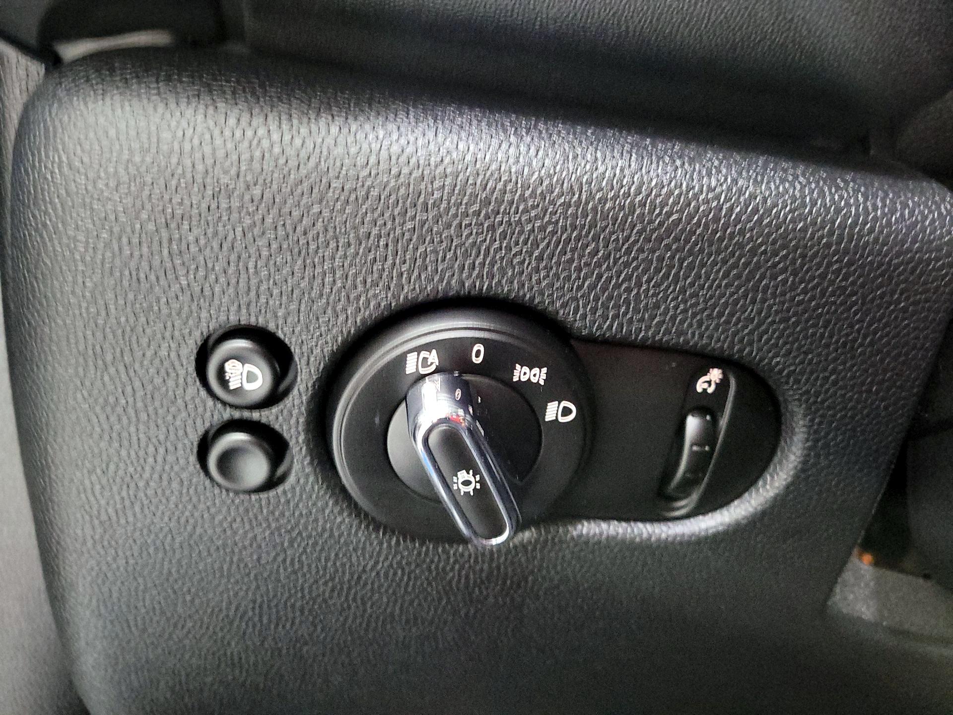 Thumbnail: 2023 MINI Cooper Hardtop - 13