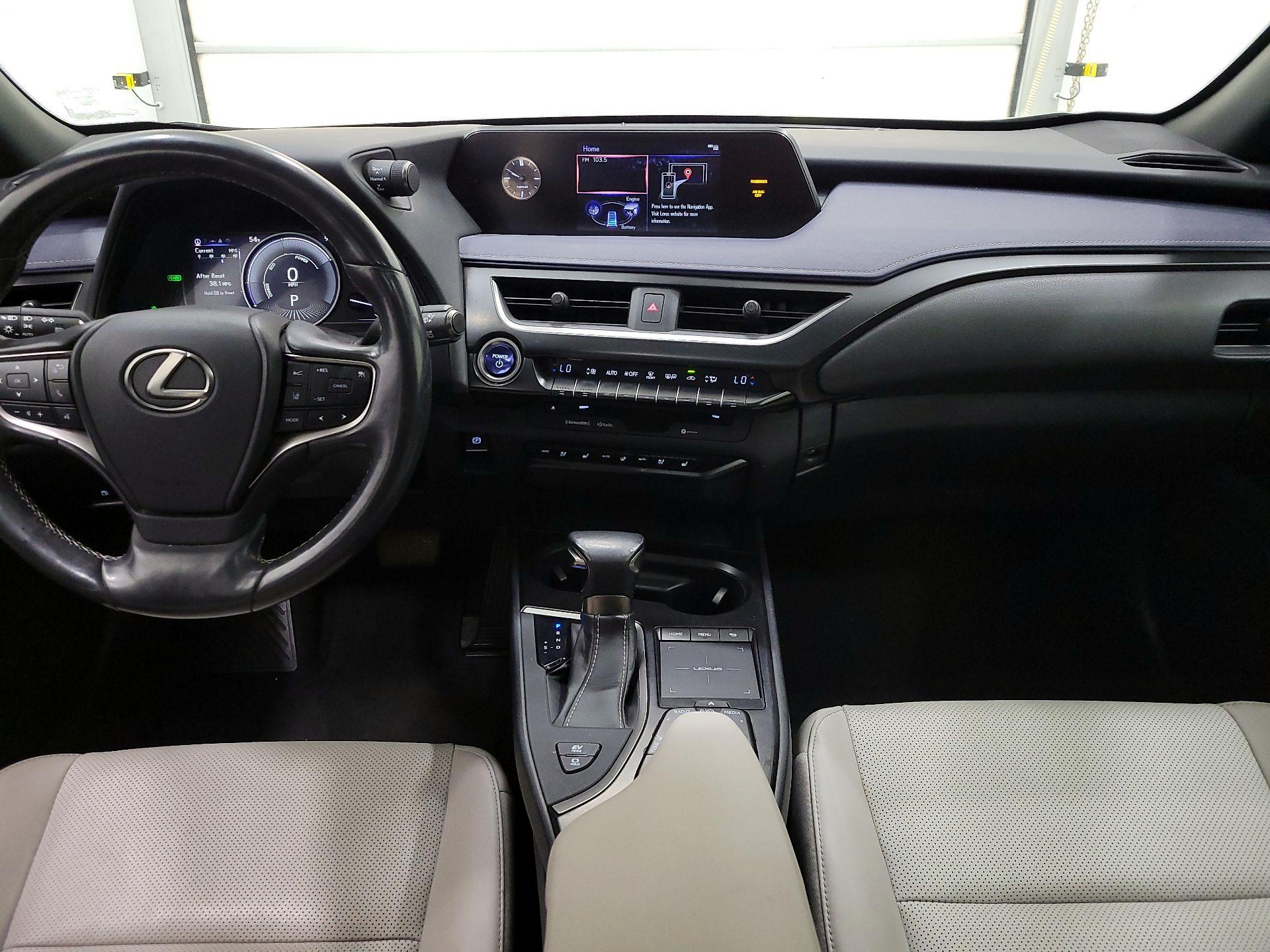 Thumbnail: 2019 Lexus UX - 9