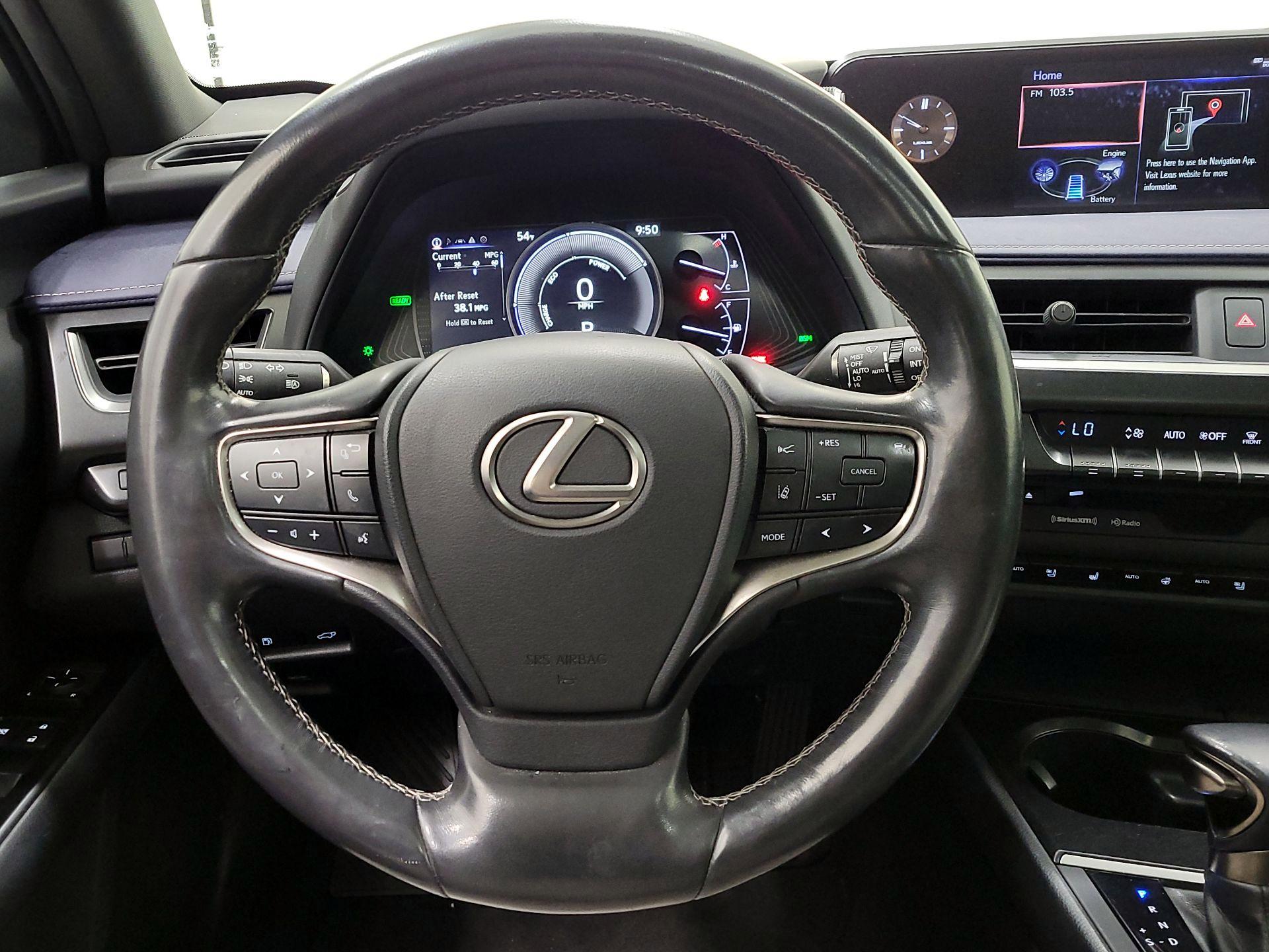 Thumbnail: 2019 Lexus UX - 10