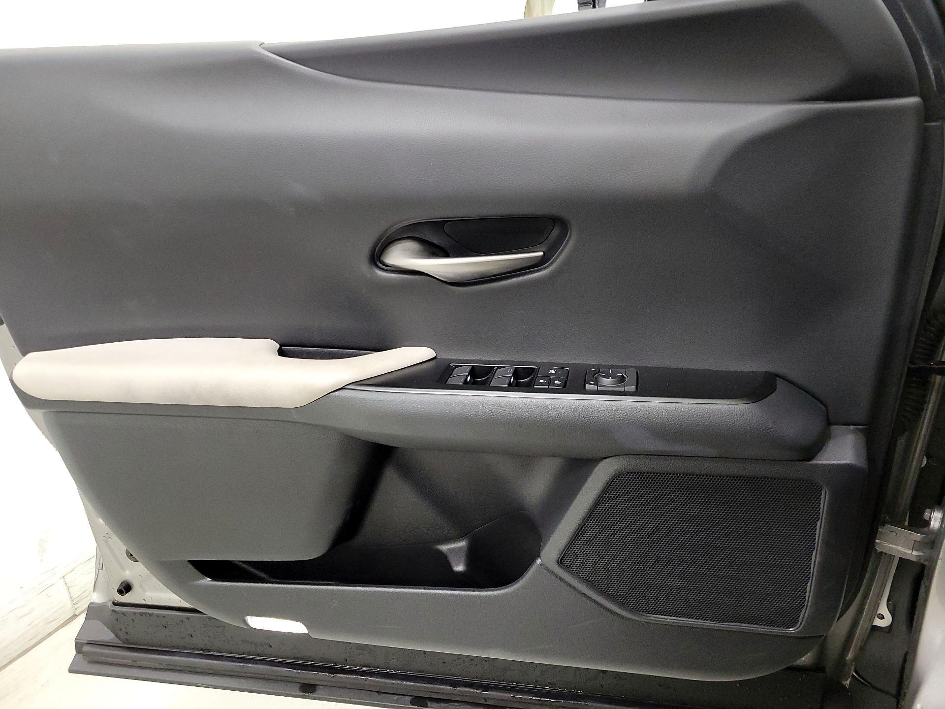 Thumbnail: 2019 Lexus UX - 12