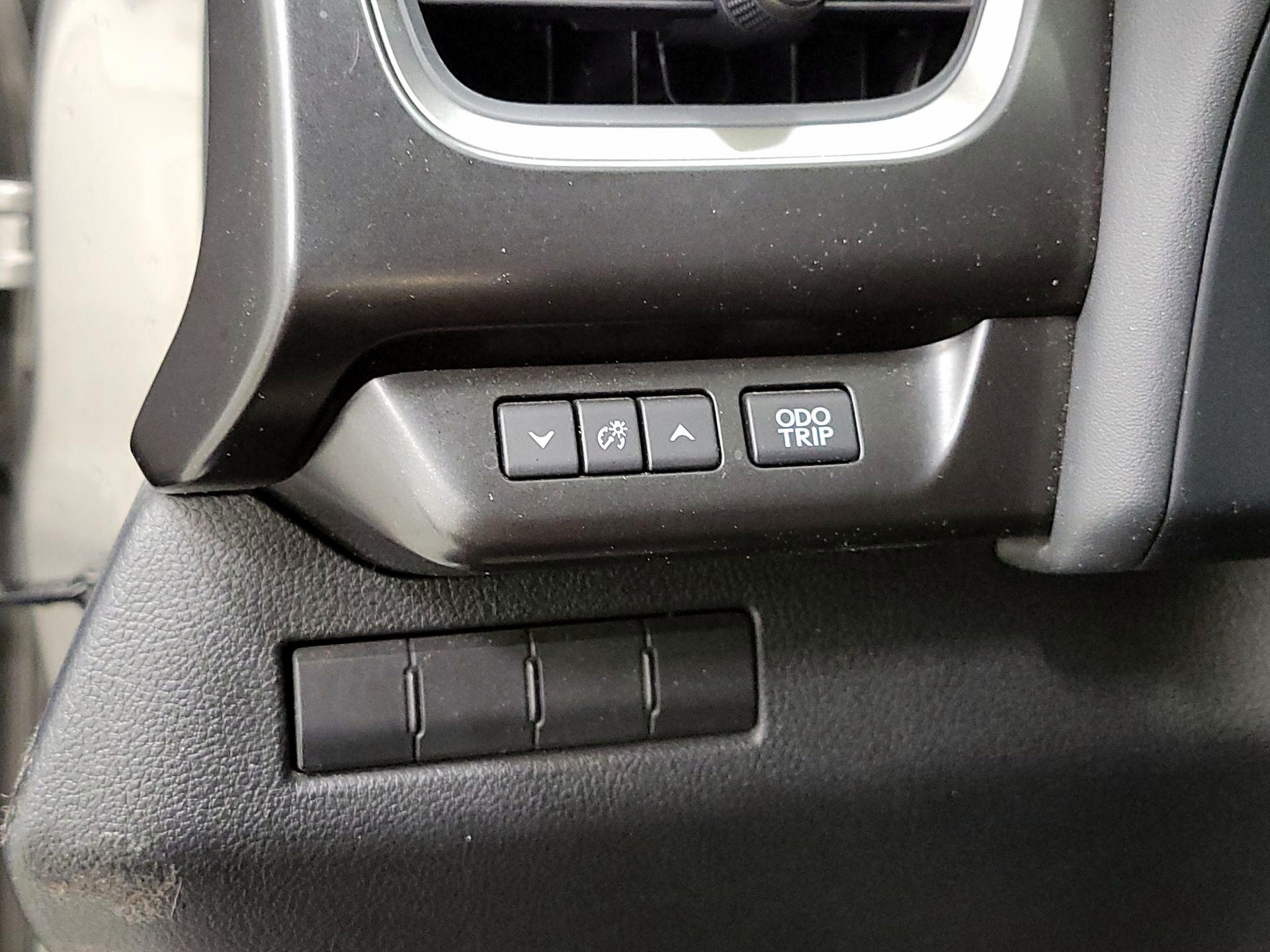 Thumbnail: 2019 Lexus UX - 13