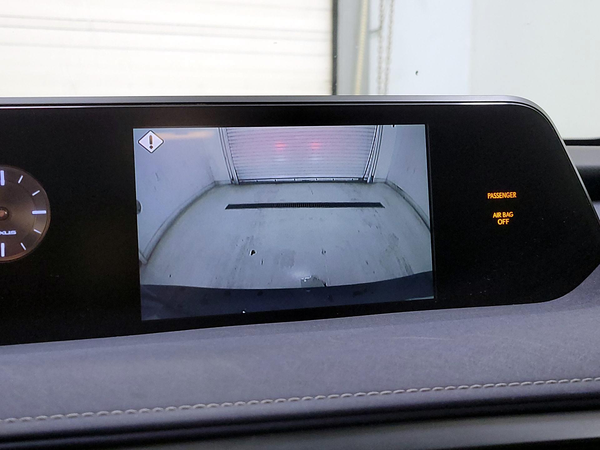 Thumbnail: 2019 Lexus UX - 14